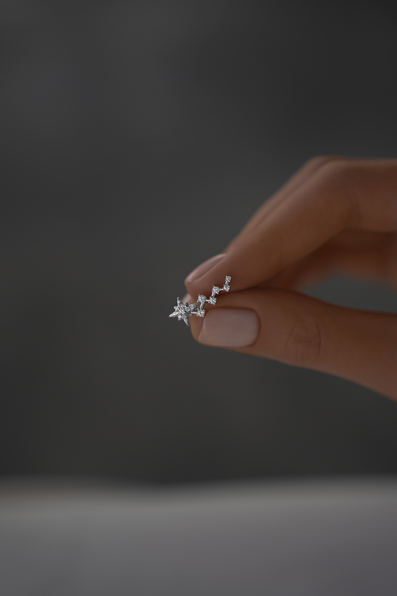 Каффы: Серьга-каффа Полярное сияние можно купить в ювелирном гардеробе MOMNT (Momentsilver), интернет-магазине украшений из серебра. Серебро 925, родий. Артикул 