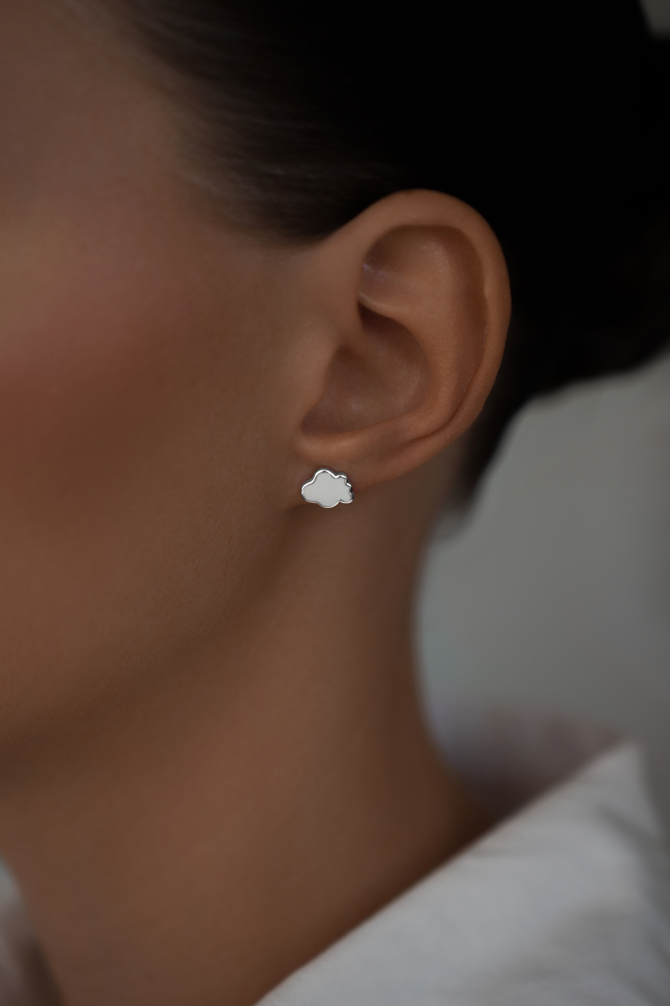 Серьги: Серьги-гвоздики Рейс за горизонт можно купить в ювелирном гардеробе MOMNT (Momentsilver), интернет-магазине украшений из серебра. Серебро 925, родий. Артикул 