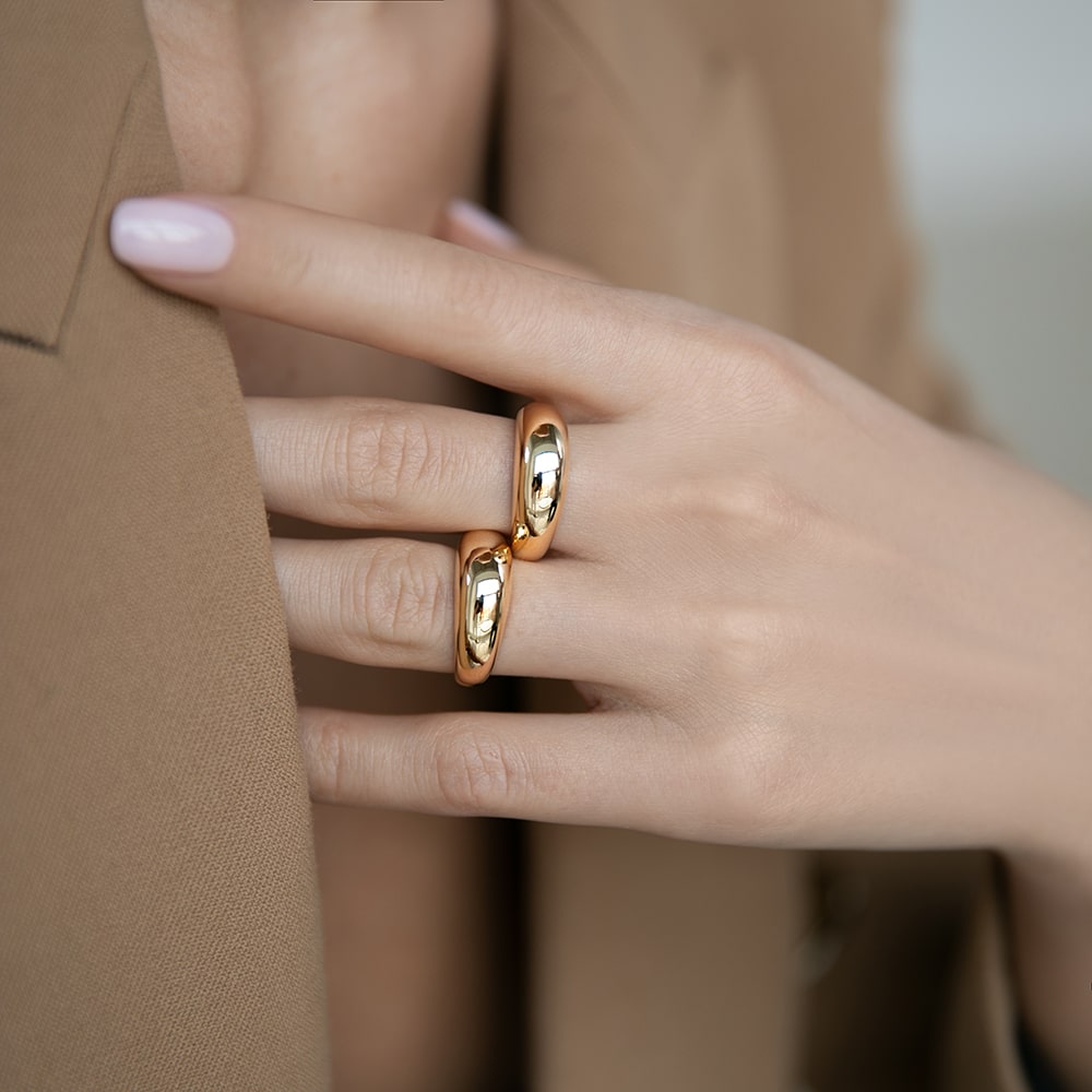 Кольца: Объемное дутое кольцо в позолоте можно купить в ювелирном гардеробе MOMNT (Momentsilver), интернет-магазине украшений из серебра. Серебро 925, позолота. Артикул 