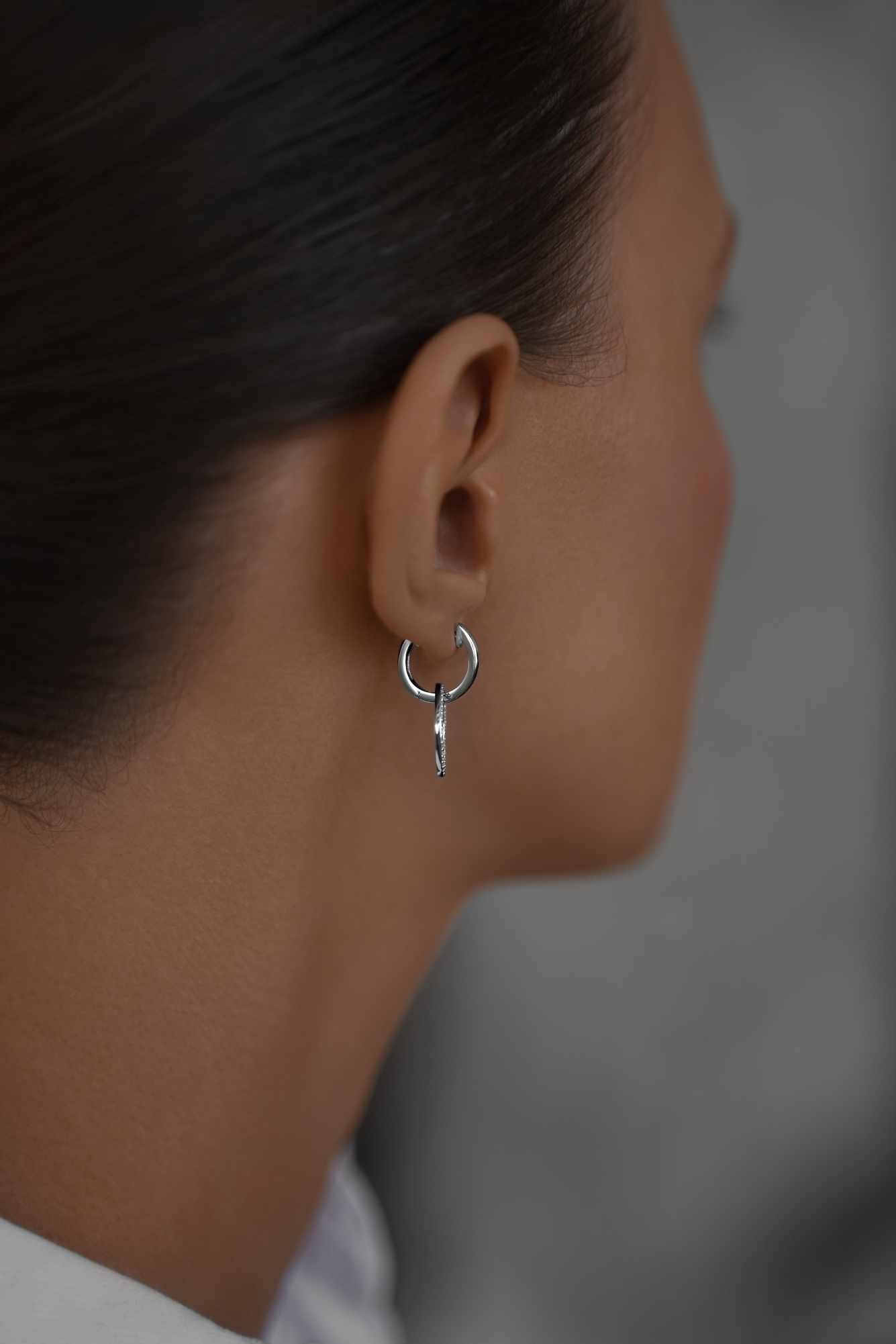 Серьги: Серьги-кольца Круги можно купить в ювелирном гардеробе MOMNT (Momentsilver), интернет-магазине украшений из серебра. Серебро 925, родий. Артикул 