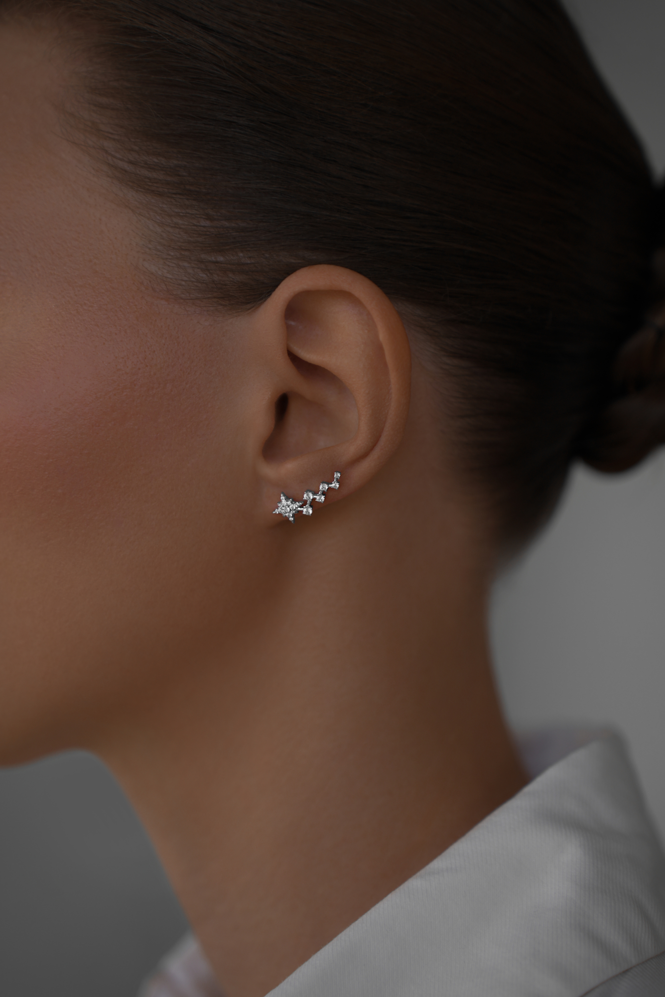 Каффы: Серьга-каффа Полярное сияние можно купить в ювелирном гардеробе MOMNT (Momentsilver), интернет-магазине украшений из серебра. Серебро 925, родий. Артикул 