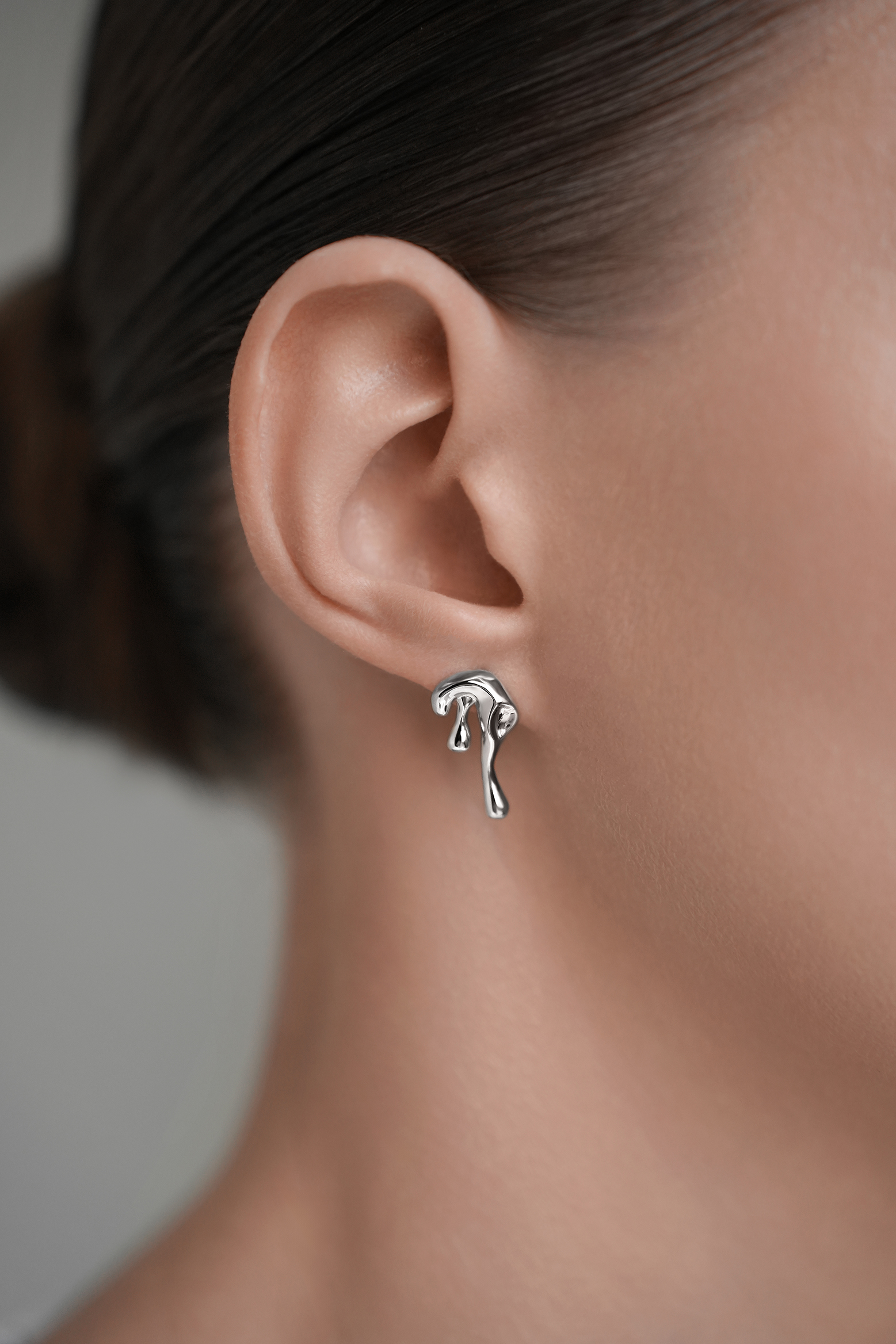 Серьги: Серьги со стекающими каплями можно купить в ювелирном гардеробе MOMNT (Momentsilver), интернет-магазине украшений из серебра. Серебро 925, родий. Артикул 