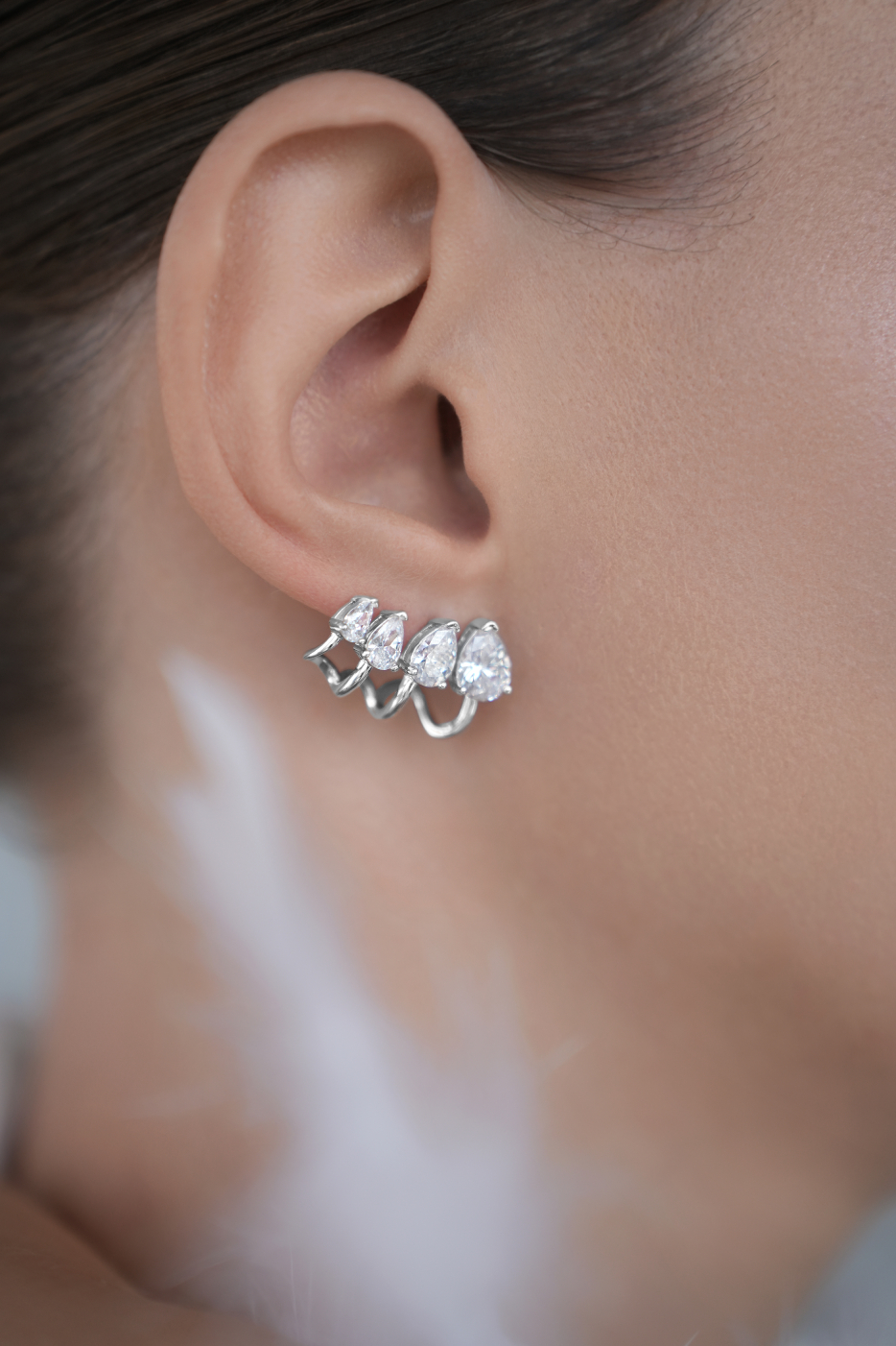 Серьги: Серьги Джадис можно купить в ювелирном гардеробе MOMNT (Momentsilver), интернет-магазине украшений из серебра. Серебро 925, родий. Артикул 