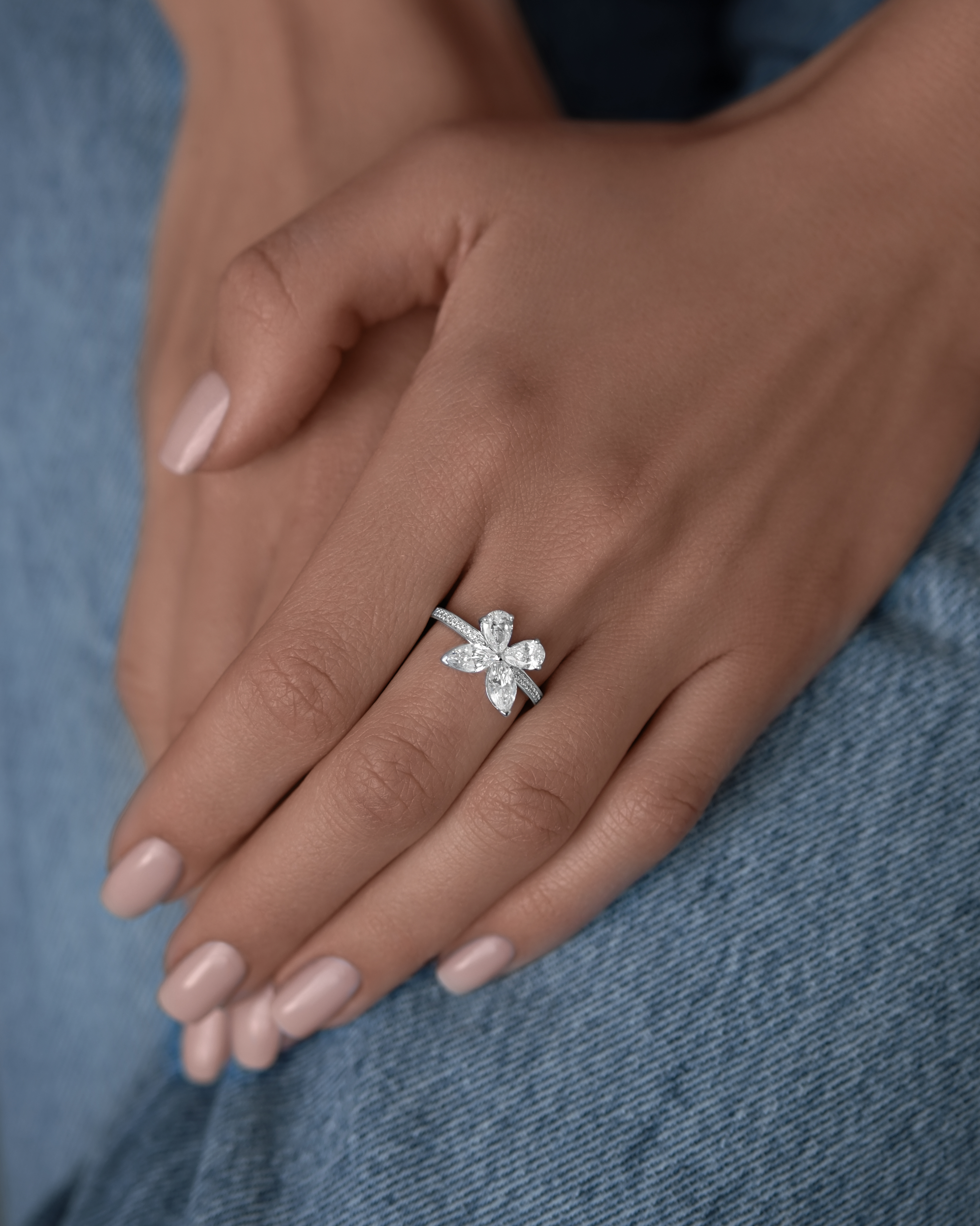 Кольца: Кольцо Бабочка можно купить в ювелирном гардеробе MOMNT (Momentsilver), интернет-магазине украшений из серебра. Серебро 925,родий. Вставки: куб.цирконий. Артикул 