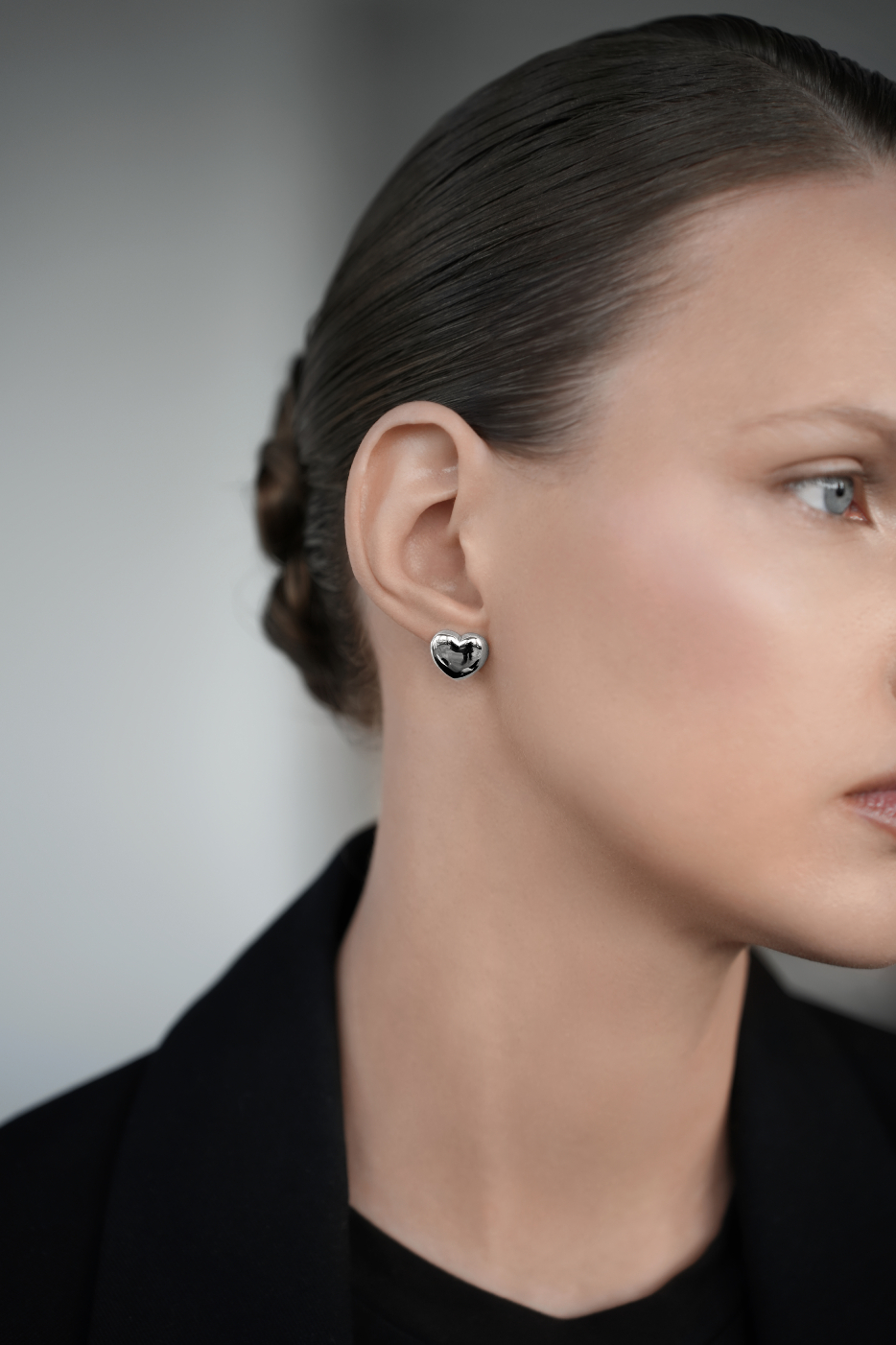 Серьги: Серьги Раздутые чувства можно купить в ювелирном гардеробе MOMNT (Momentsilver), интернет-магазине украшений из серебра. Серебро 925, родий. Артикул 