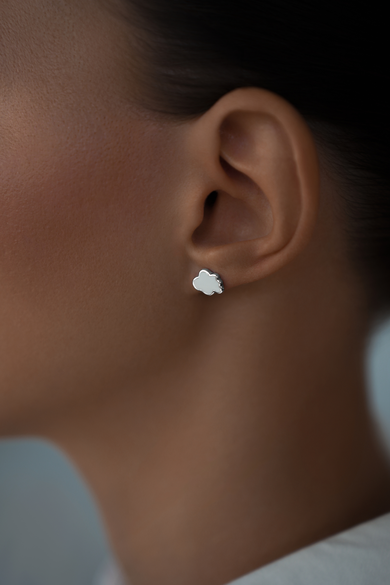 Серьги: Серьги-гвоздики Рейс за горизонт можно купить в ювелирном гардеробе MOMNT (Momentsilver), интернет-магазине украшений из серебра. Серебро 925, родий. Артикул 