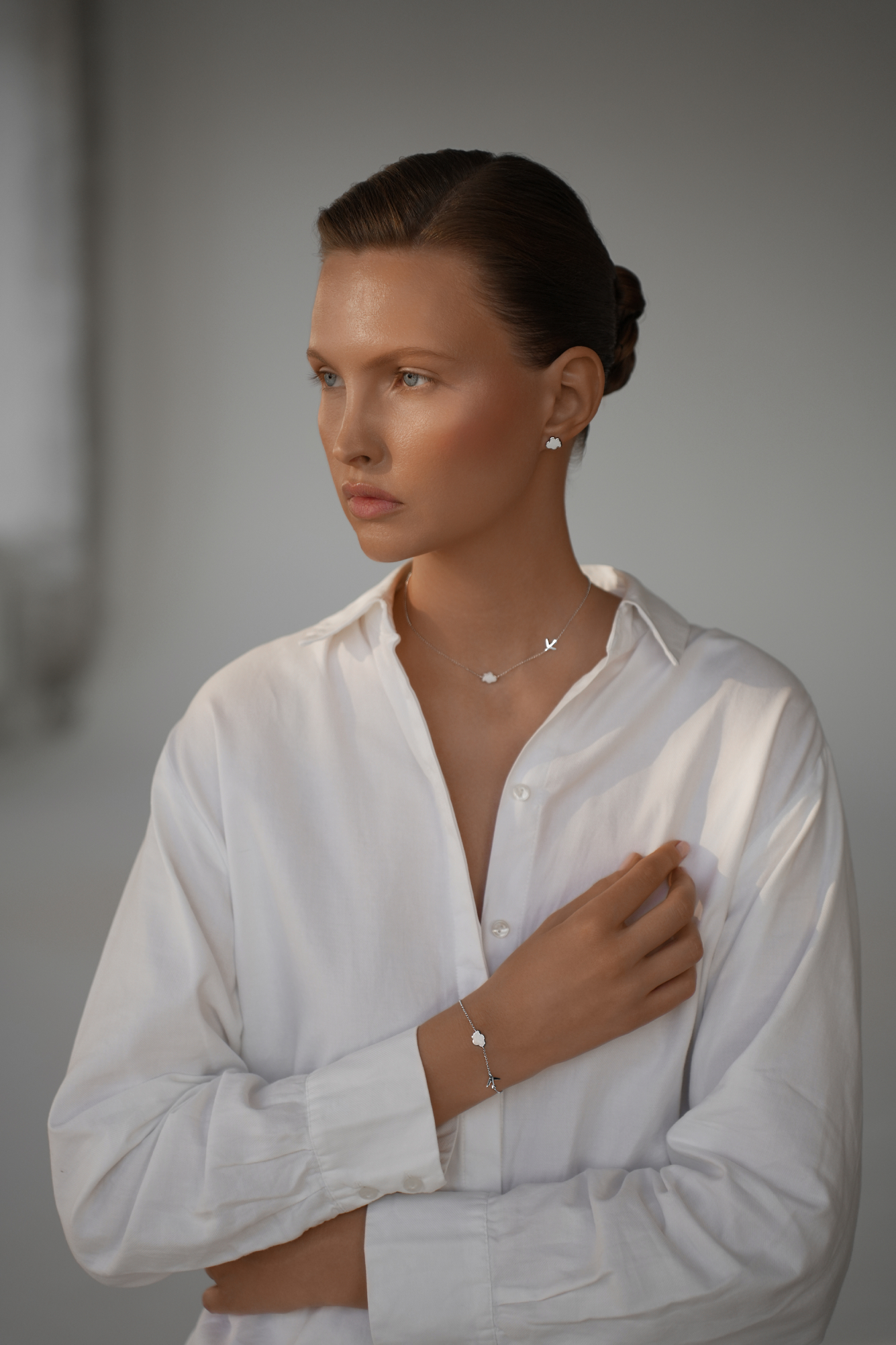 Серьги: Серьги-гвоздики Рейс за горизонт можно купить в ювелирном гардеробе MOMNT (Momentsilver), интернет-магазине украшений из серебра. Серебро 925, родий. Артикул 