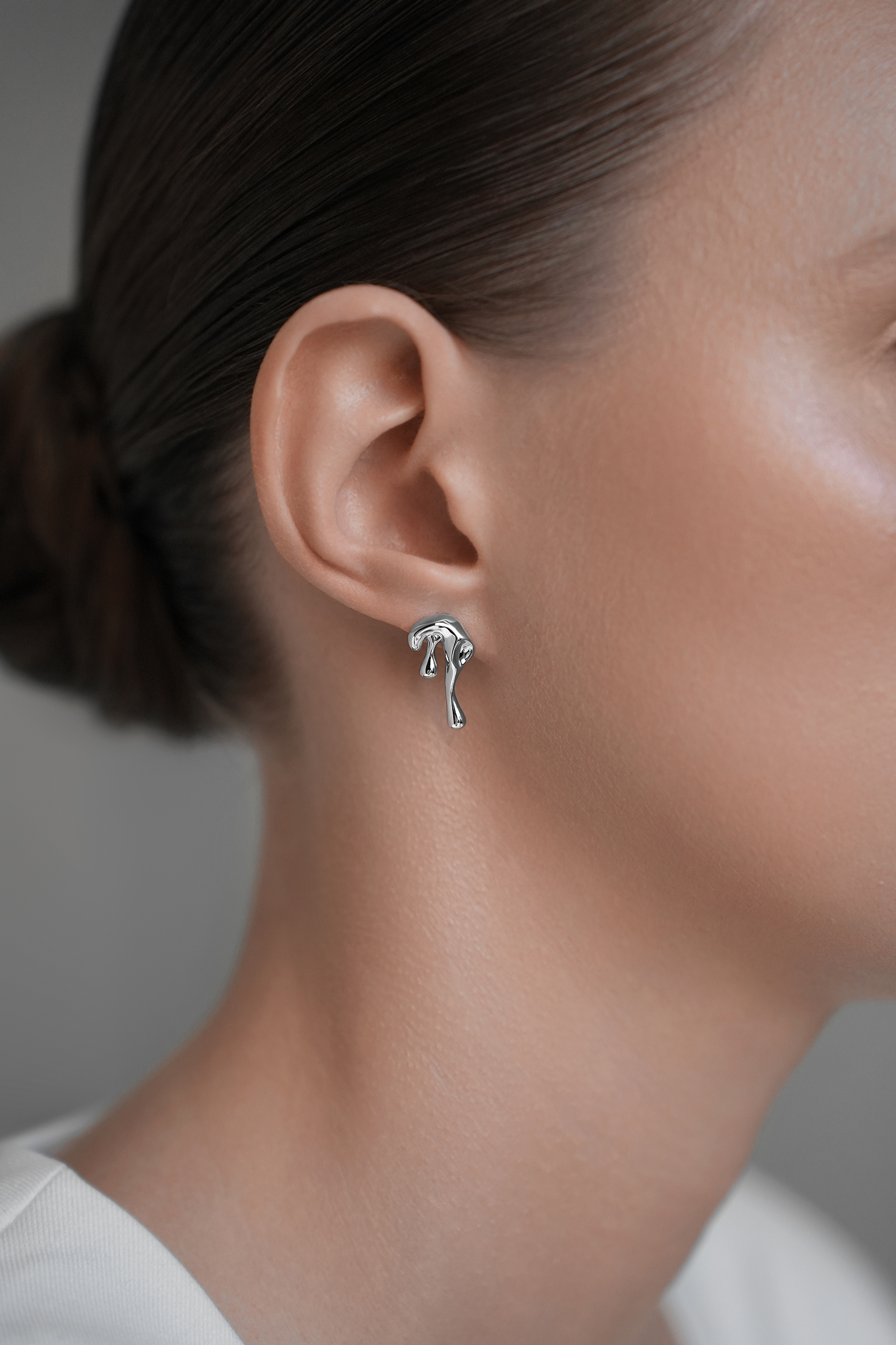 Серьги: Серьги со стекающими каплями можно купить в ювелирном гардеробе MOMNT (Momentsilver), интернет-магазине украшений из серебра. Серебро 925, родий. Артикул 