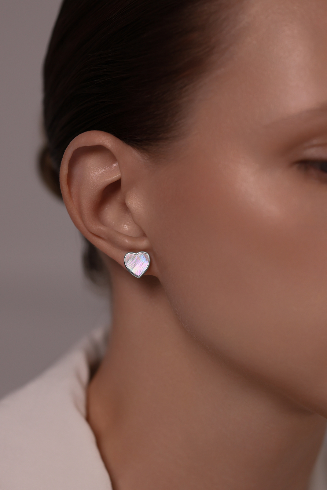 Серьги: Серьги Сердца с розовым перламутром можно купить в ювелирном гардеробе MOMNT (Momentsilver), интернет-магазине украшений из серебра. Серебро 925, родий, вставки:перламутр. Артикул 