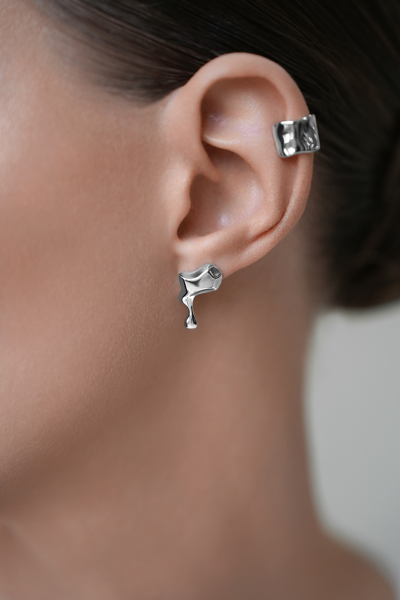 Серьги: Серьги со стекающими каплями можно купить в ювелирном гардеробе MOMNT (Momentsilver), интернет-магазине украшений из серебра. Серебро 925, родий. Артикул 