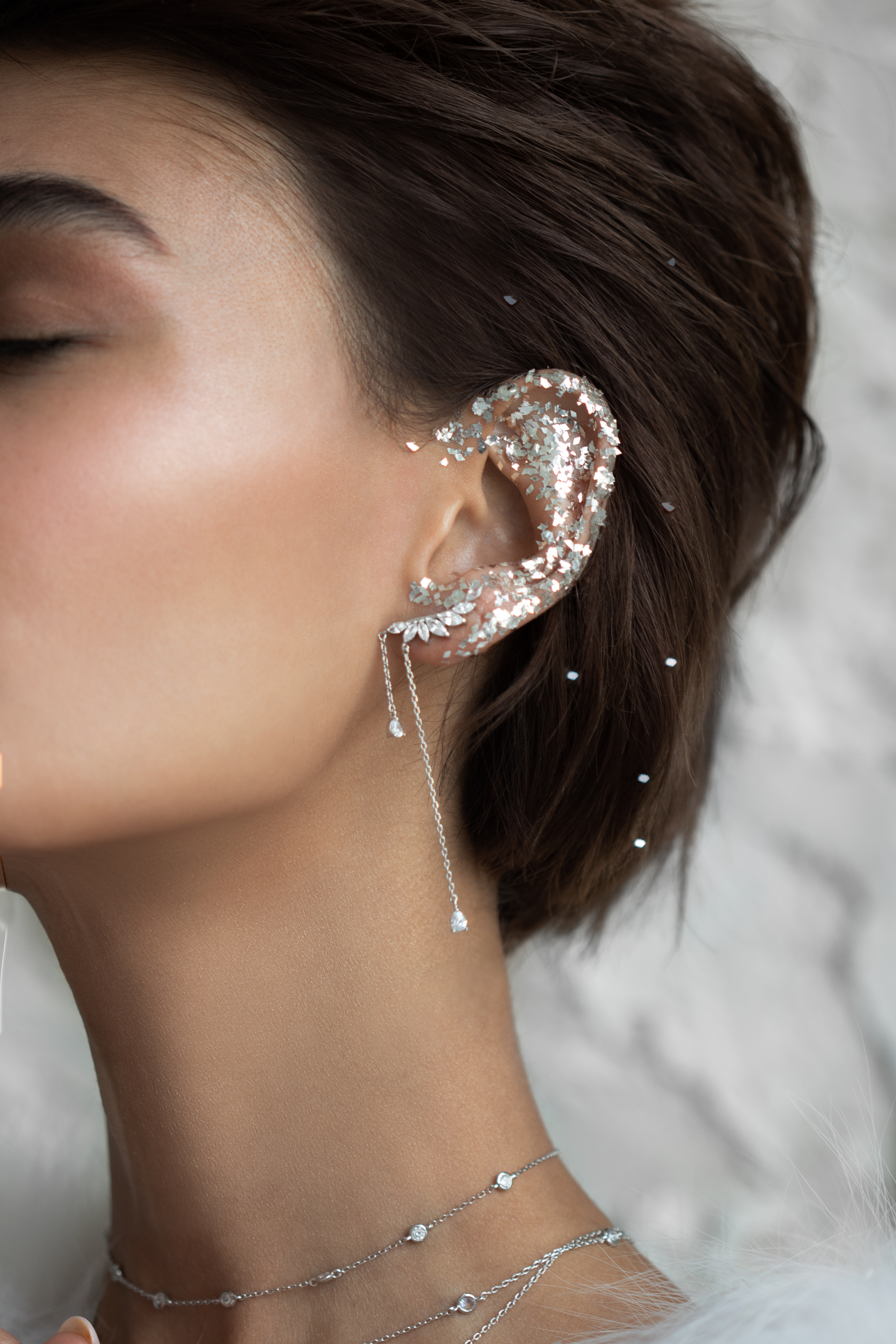 Серьги: Серьги Крылья можно купить в ювелирном гардеробе MOMNT (Momentsilver), интернет-магазине украшений из серебра. Серебро 925, родий, вставки:куб.цирконий. Артикул 