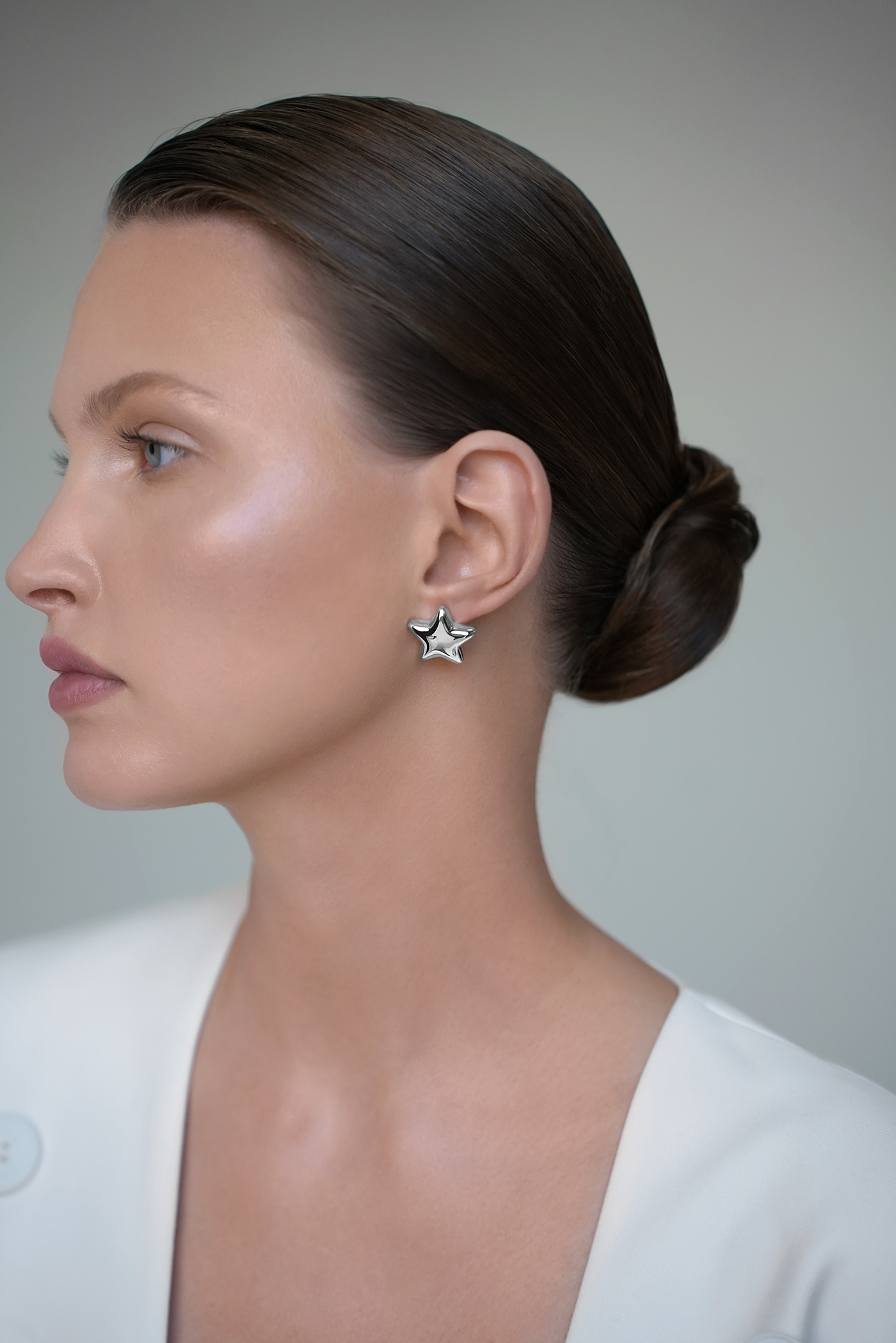 Серьги: Серьги Дутые звезды без камней можно купить в ювелирном гардеробе MOMNT (Momentsilver), интернет-магазине украшений из серебра. Серебро 925, родий. Артикул 