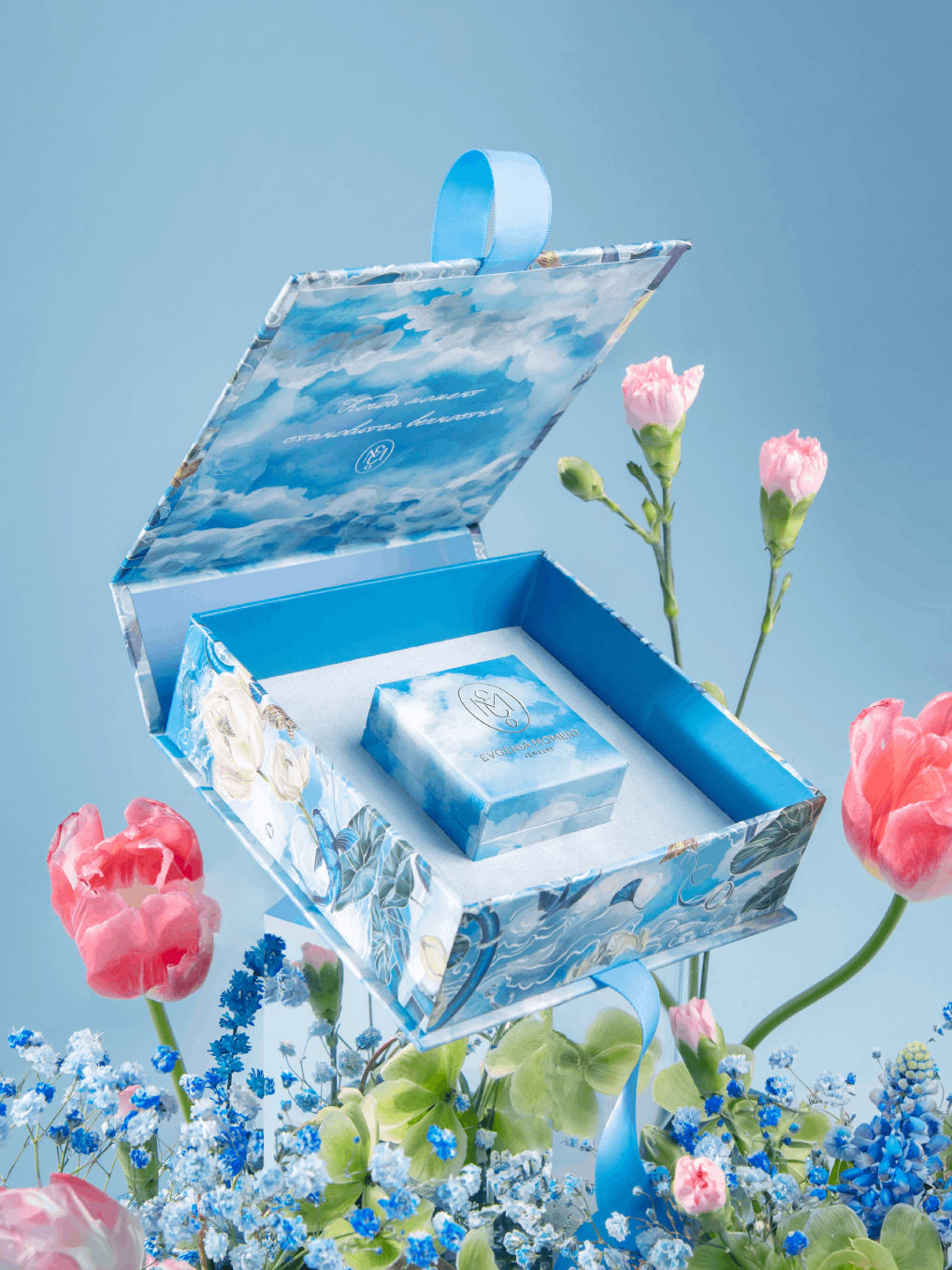 Упаковка: Коробка в коробке можно купить в ювелирном гардеробе MOMNT (Momentsilver), интернет-магазине украшений из серебра. . Артикул 