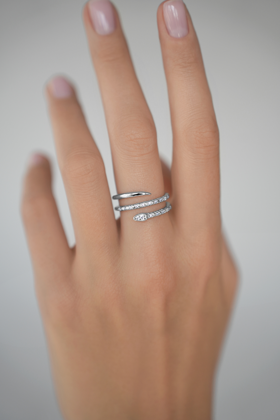 Кольца: Двойное кольцо змейка можно купить в ювелирном гардеробе MOMNT (Momentsilver), интернет-магазине украшений из серебра. Серебро 925, родий, вставки куб. цирконий. Артикул 