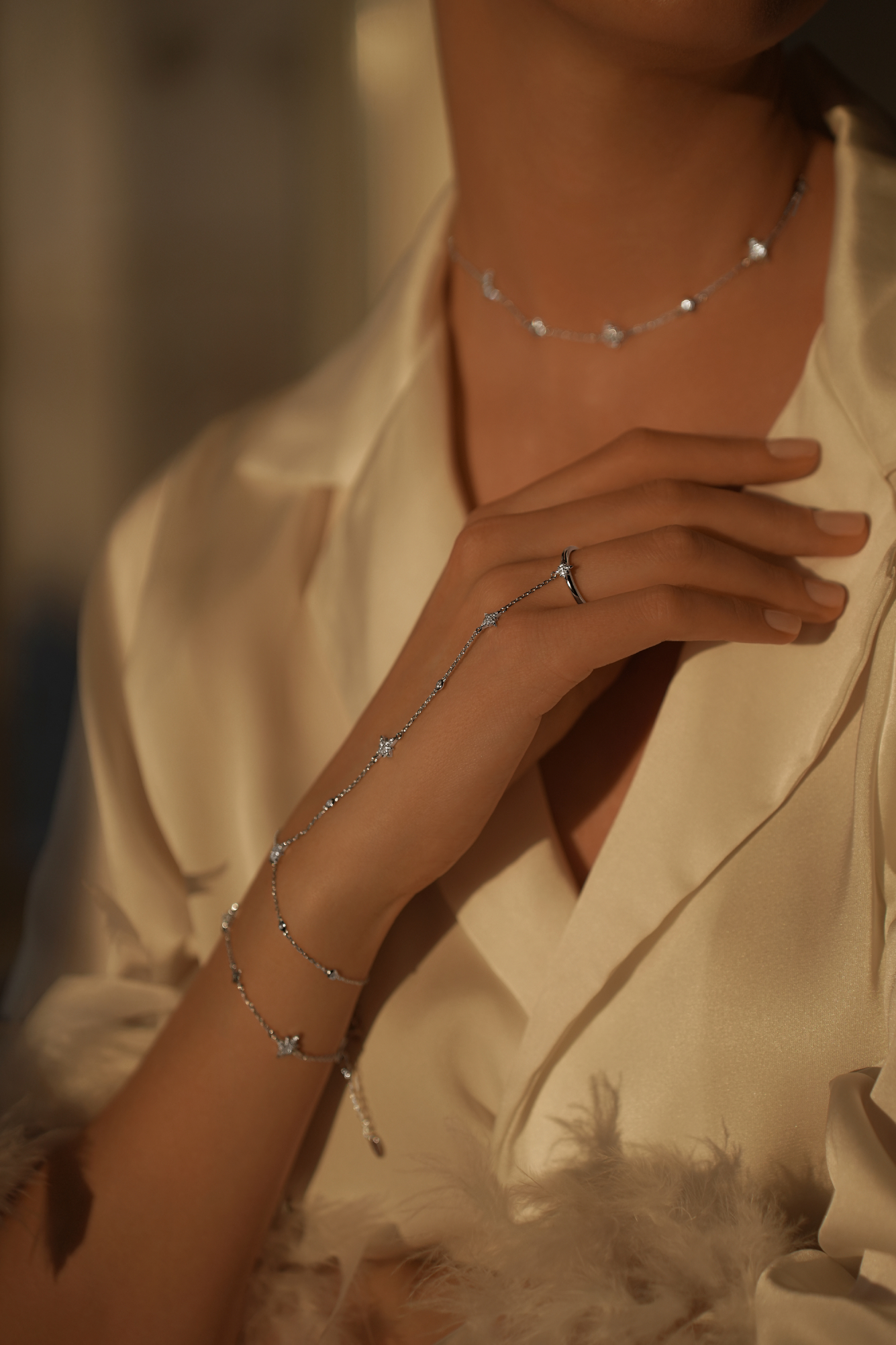 Браслеты: Браслет на кисть Полярная звезда одиночный можно купить в ювелирном гардеробе MOMNT (Momentsilver), интернет-магазине украшений из серебра. Серебро 925, родий.. Артикул 