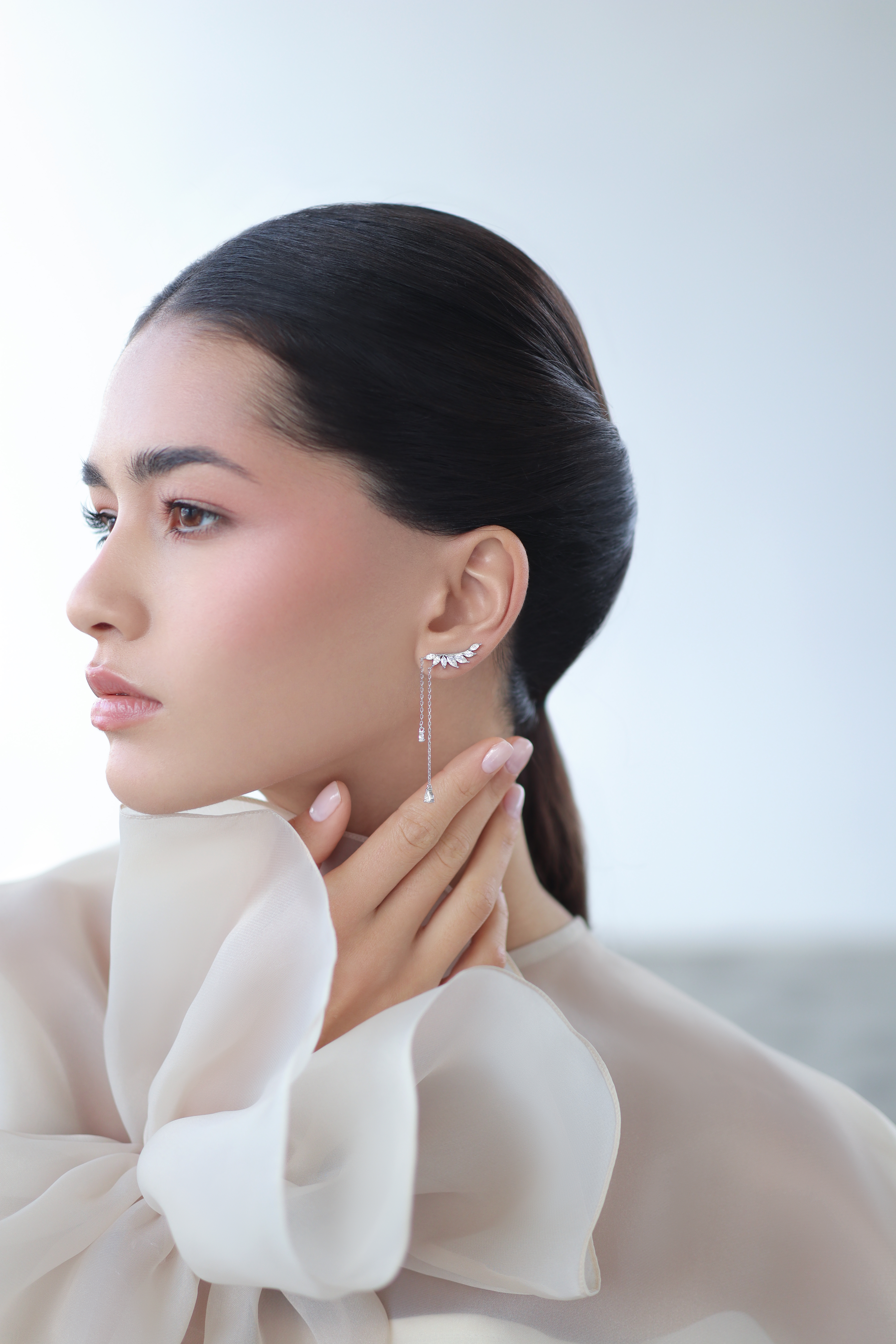 Серьги: Серьги Крылья можно купить в ювелирном гардеробе MOMNT (Momentsilver), интернет-магазине украшений из серебра. Серебро 925, родий, вставки:куб.цирконий. Артикул 