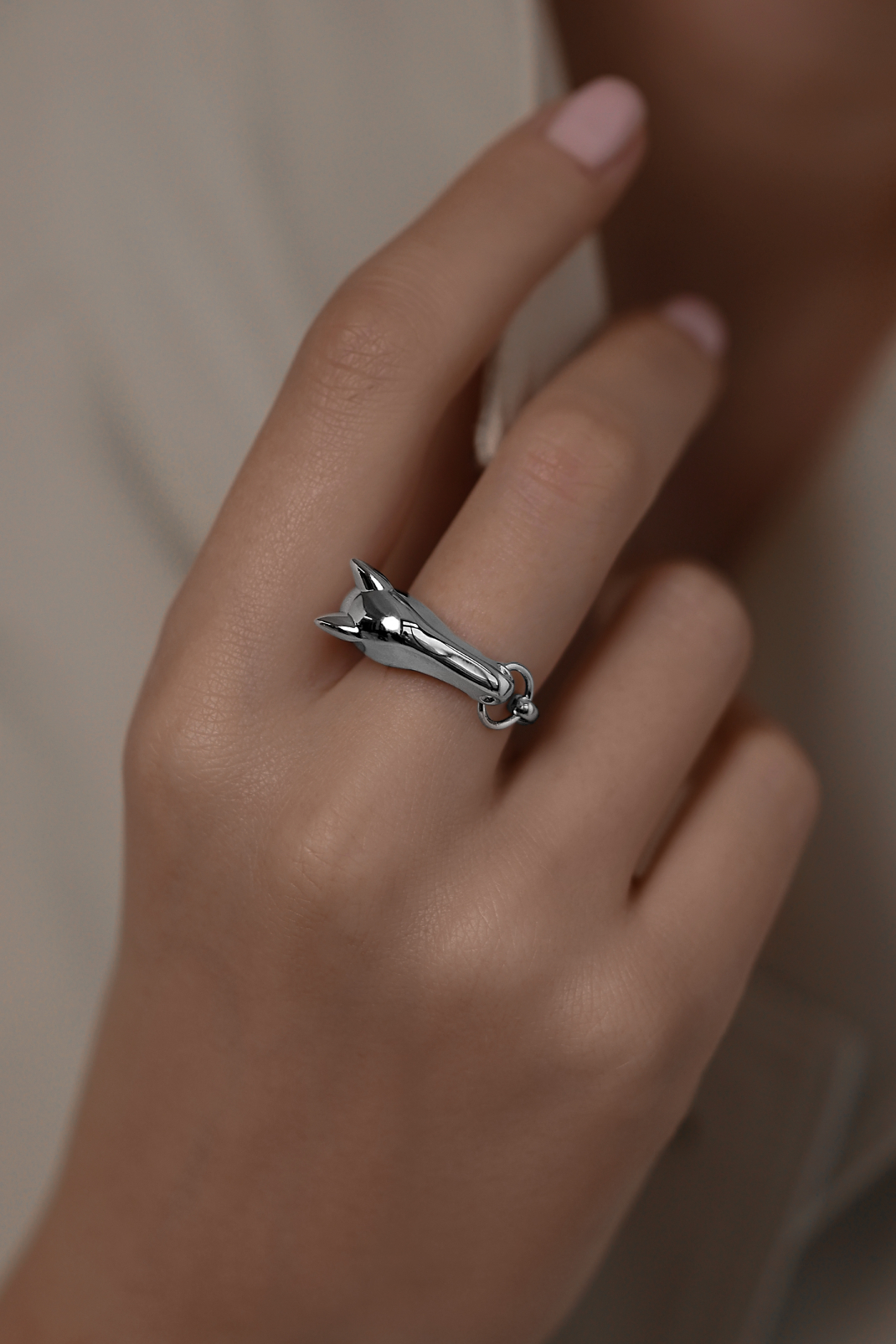 Кольца: Кольцо Cheval можно купить в ювелирном гардеробе MOMNT (Momentsilver), интернет-магазине украшений из серебра. Серебро 925,родий. . Артикул 