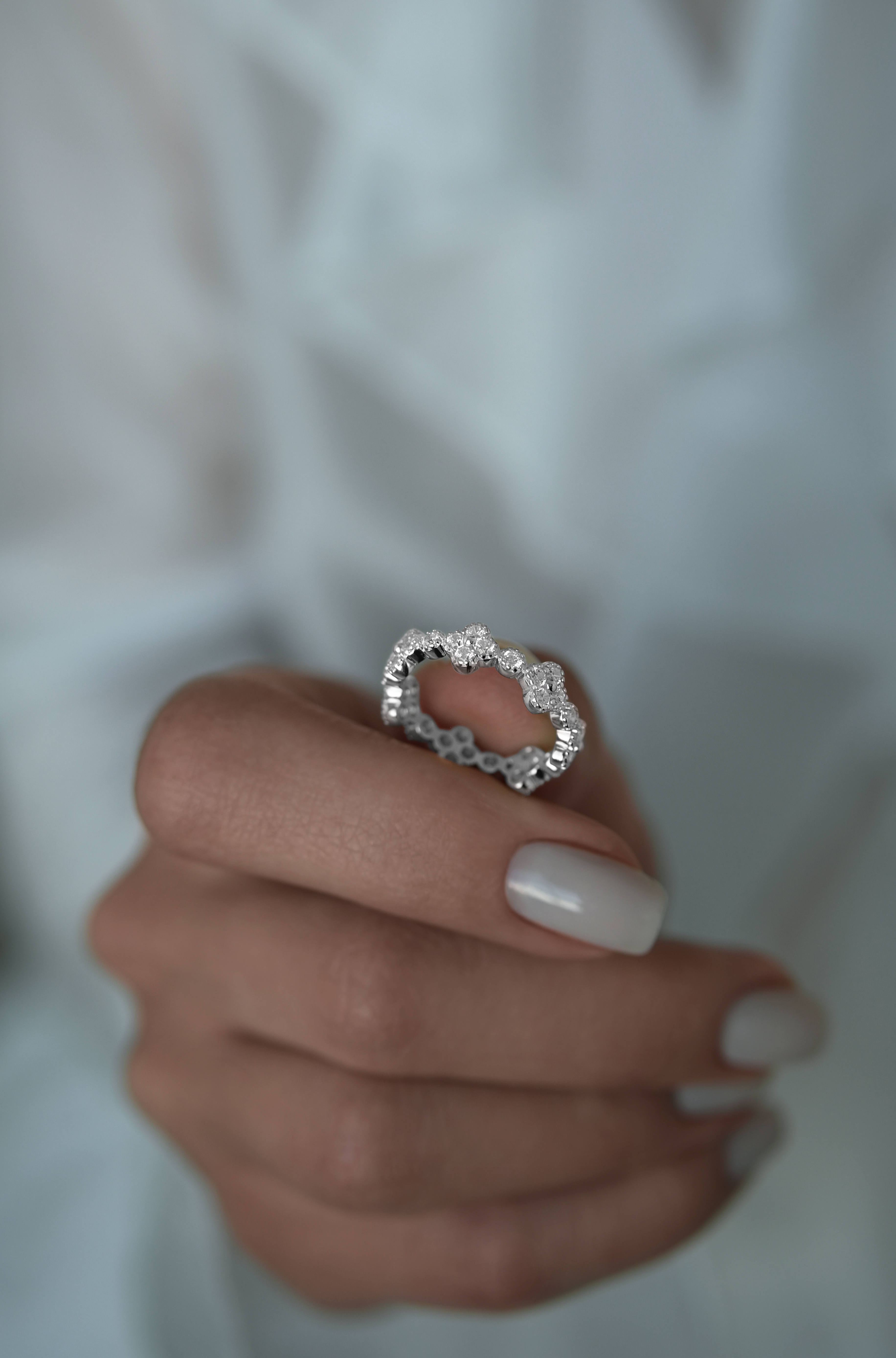 Кольца: Кольцо Клевера можно купить в ювелирном гардеробе MOMNT (Momentsilver), интернет-магазине украшений из серебра. Серебро 925,родий. Вставки: куб.цирконий. Артикул 