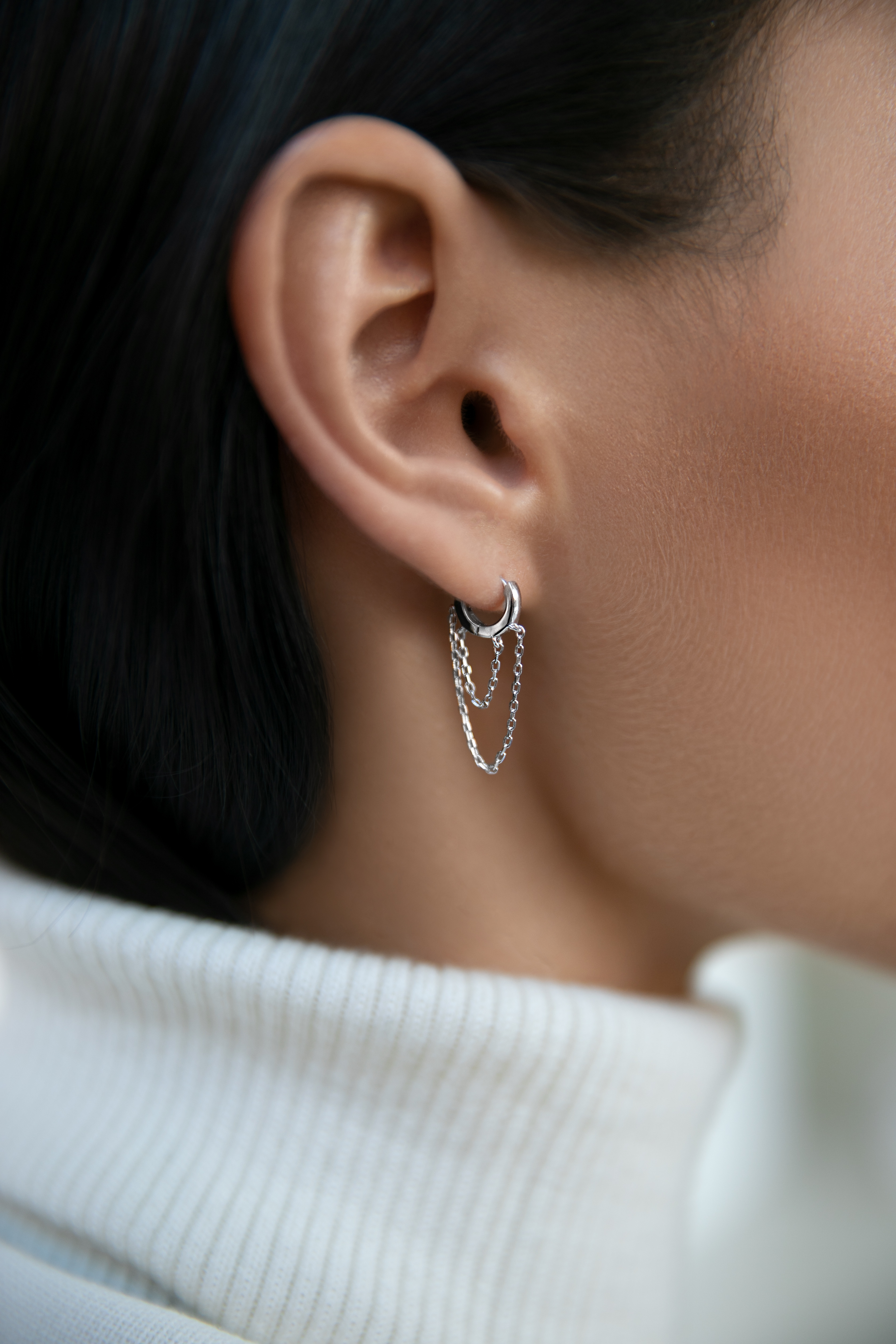 Серьги: Серьга-кольцо 10 мм с цепями можно купить в ювелирном гардеробе MOMNT (Momentsilver), интернет-магазине украшений из серебра. Серебро 925, родий.. Артикул ER159-10