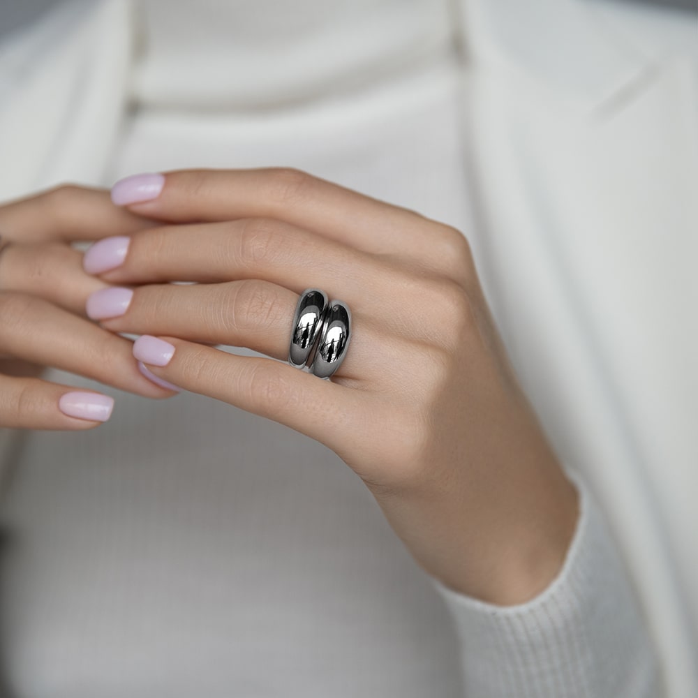 Кольца: Объемное дутое кольцо можно купить в ювелирном гардеробе MOMNT (Momentsilver), интернет-магазине украшений из серебра. Серебро 925, родий. Артикул 
