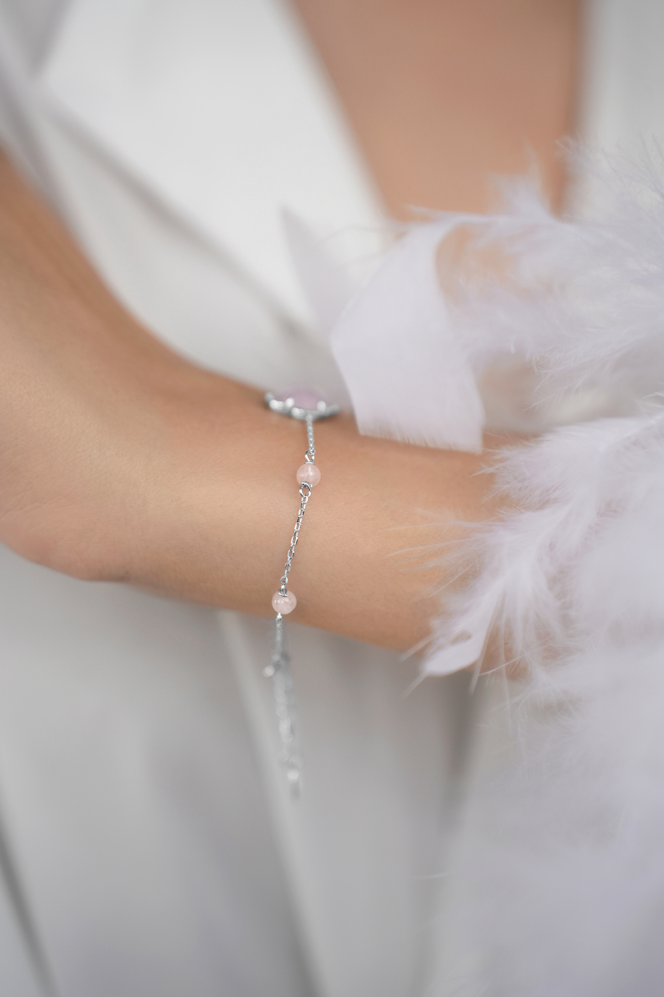 Браслеты: Браслет Клевер с розовым кварцем Клубничная карамель можно купить в ювелирном гардеробе MOMNT (Momentsilver), интернет-магазине украшений из серебра. Серебро 925, родий, кварц . Артикул 