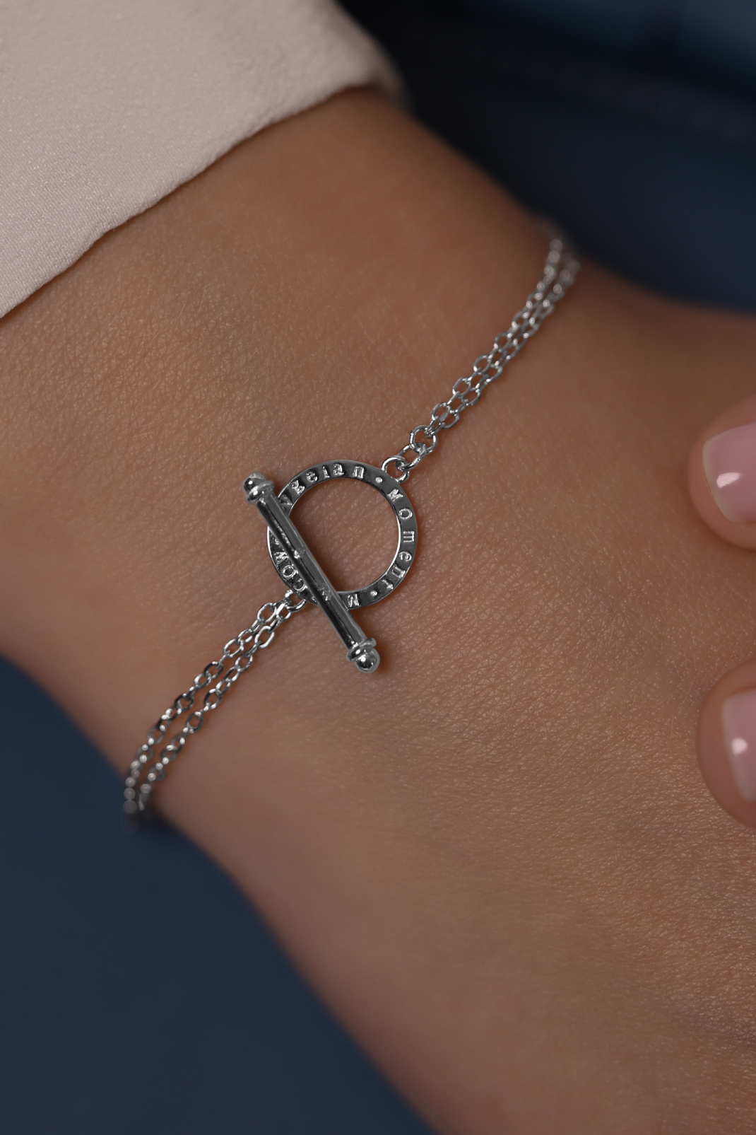 Браслеты: Браслет Этрье на замке Тогл можно купить в ювелирном гардеробе MOMNT (Momentsilver), интернет-магазине украшений из серебра. Серебро 925, родий . Артикул 