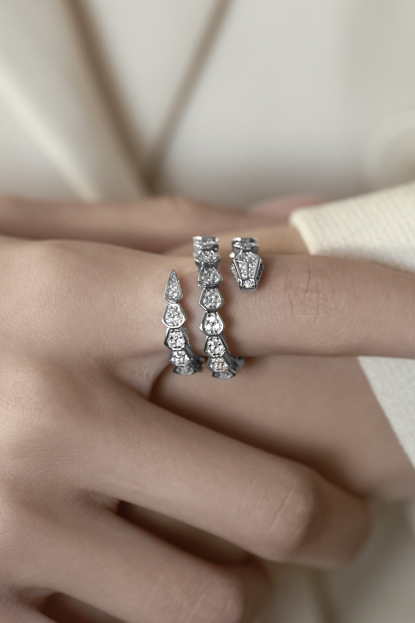 Кольца: Кольцо змейка серпент  можно купить в ювелирном гардеробе MOMNT (Momentsilver), интернет-магазине украшений из серебра. Серебро 925, родий, вставки куб. цирконий. Артикул 