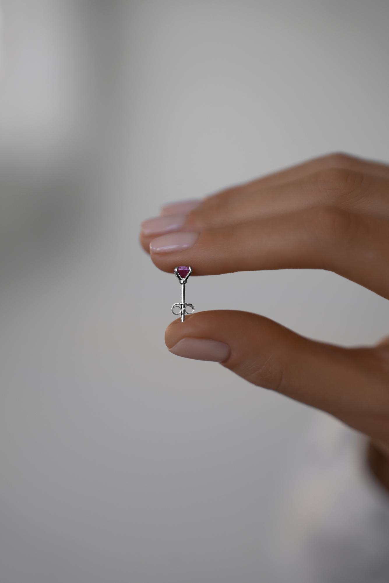 Серьги: Серьги-гвоздики с натуральным аметистом 5 мм можно купить в ювелирном гардеробе MOMNT (Momentsilver), интернет-магазине украшений из серебра. Серебро 925, родий, аметист . Артикул 