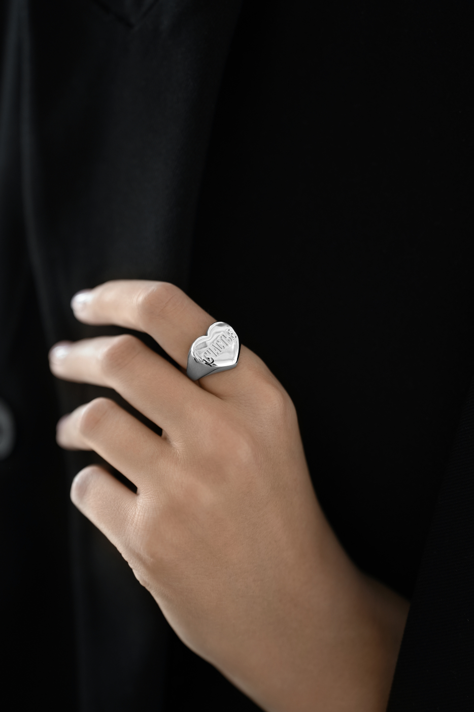 Кольца: Кольцо Объём счастья можно купить в ювелирном гардеробе MOMNT (Momentsilver), интернет-магазине украшений из серебра. Серебро 925, родий. Артикул 