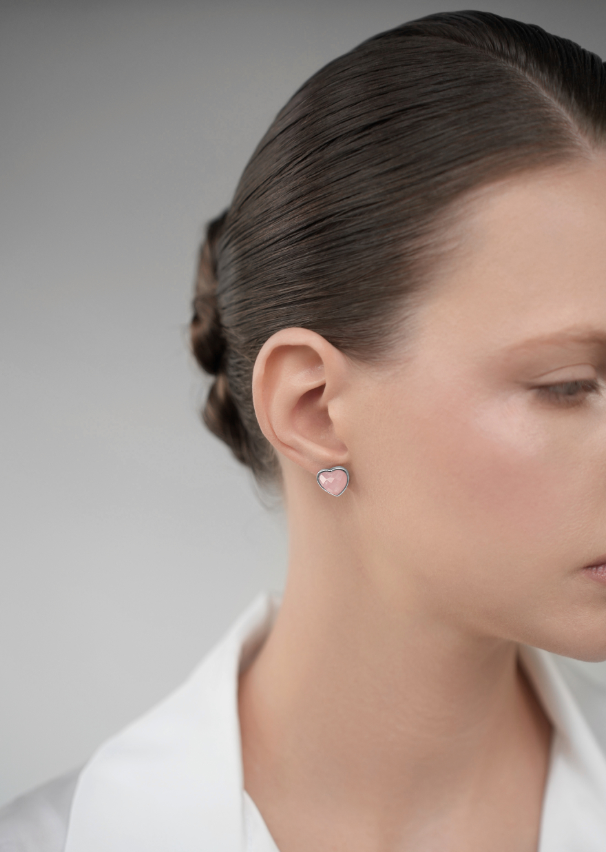 Серьги: Серьги Сердца с розовым кварцем Розовые мечты можно купить в ювелирном гардеробе MOMNT (Momentsilver), интернет-магазине украшений из серебра. Серебро 925, родий, кварц. Артикул 