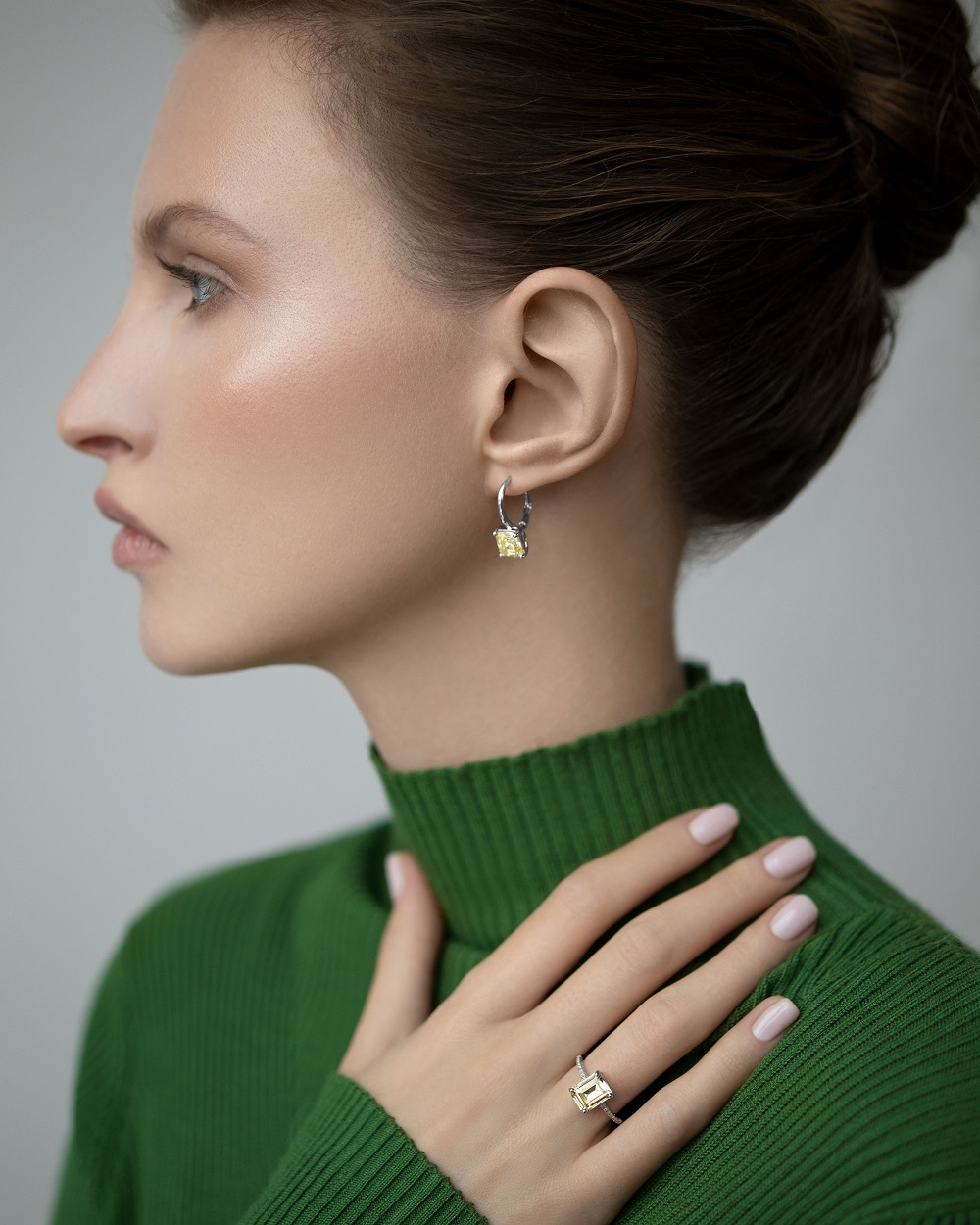 Sale: Серьги принцесса лимонные можно купить в ювелирном гардеробе MOMNT (Momentsilver), интернет-магазине украшений из серебра. Ювелирный сплав, родий, вставки: куб. цирконий. Артикул 