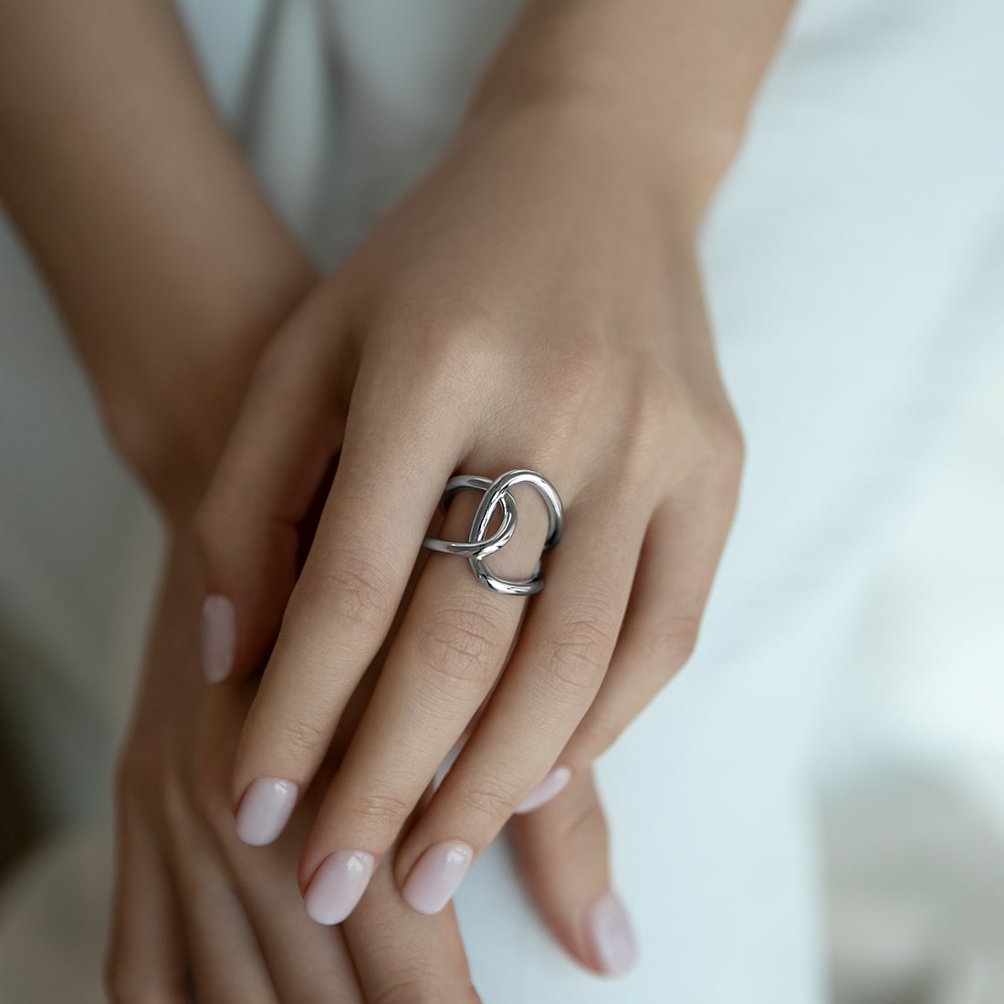 Кольца: Кольцо Связь можно купить в ювелирном гардеробе MOMNT (Momentsilver), интернет-магазине украшений из серебра. Серебро 925, родий.