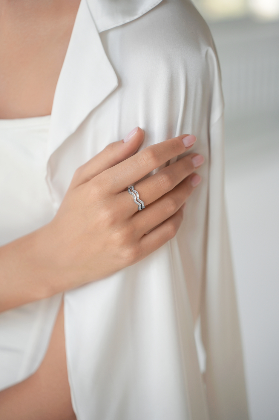 Кольца: Кольцо двойное Волны можно купить в ювелирном гардеробе MOMNT (Momentsilver), интернет-магазине украшений из серебра. Серебро 925, родий. вставки: куб.цирконий. Артикул 