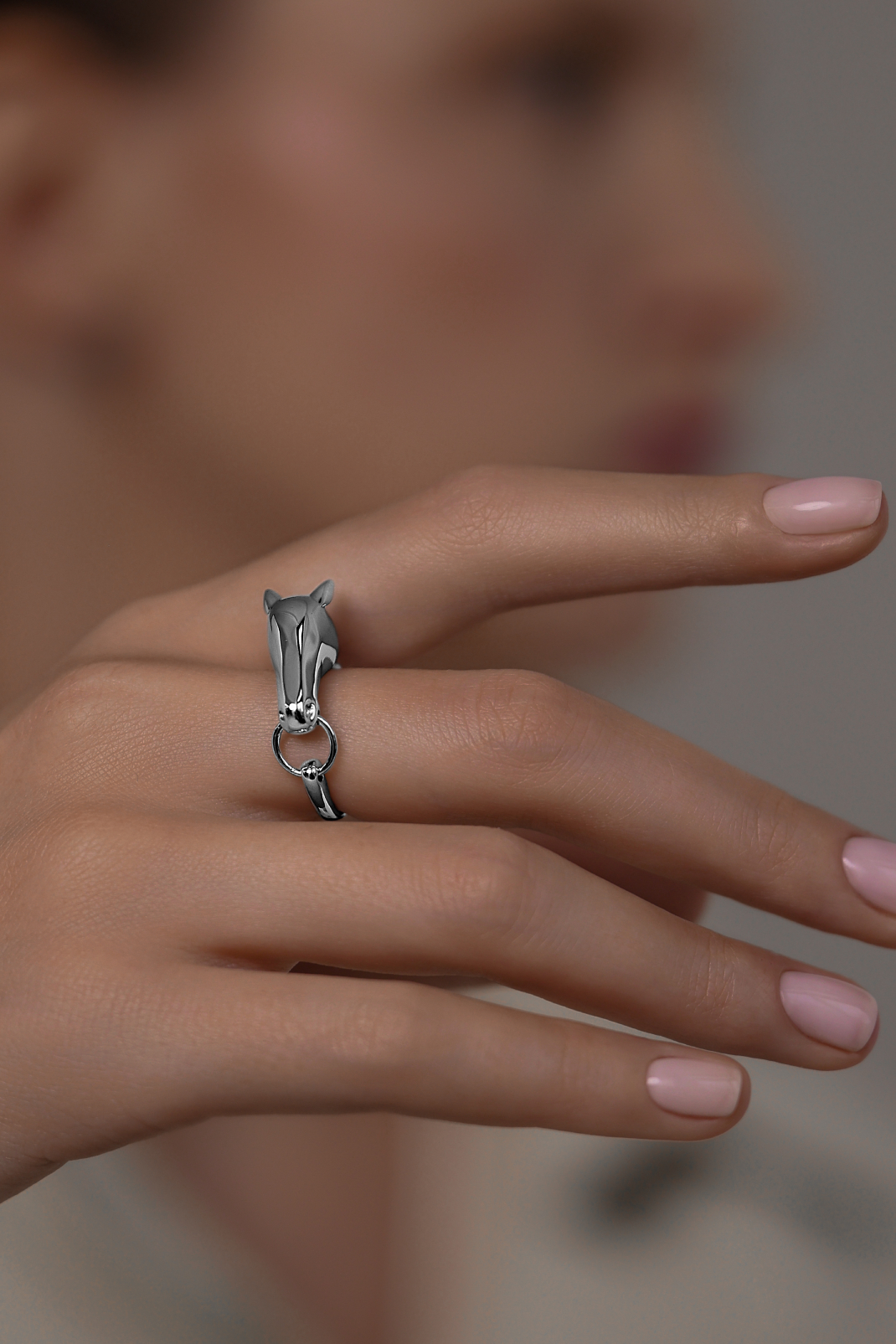 Кольца: Кольцо Cheval можно купить в ювелирном гардеробе MOMNT (Momentsilver), интернет-магазине украшений из серебра. Серебро 925,родий. . Артикул 