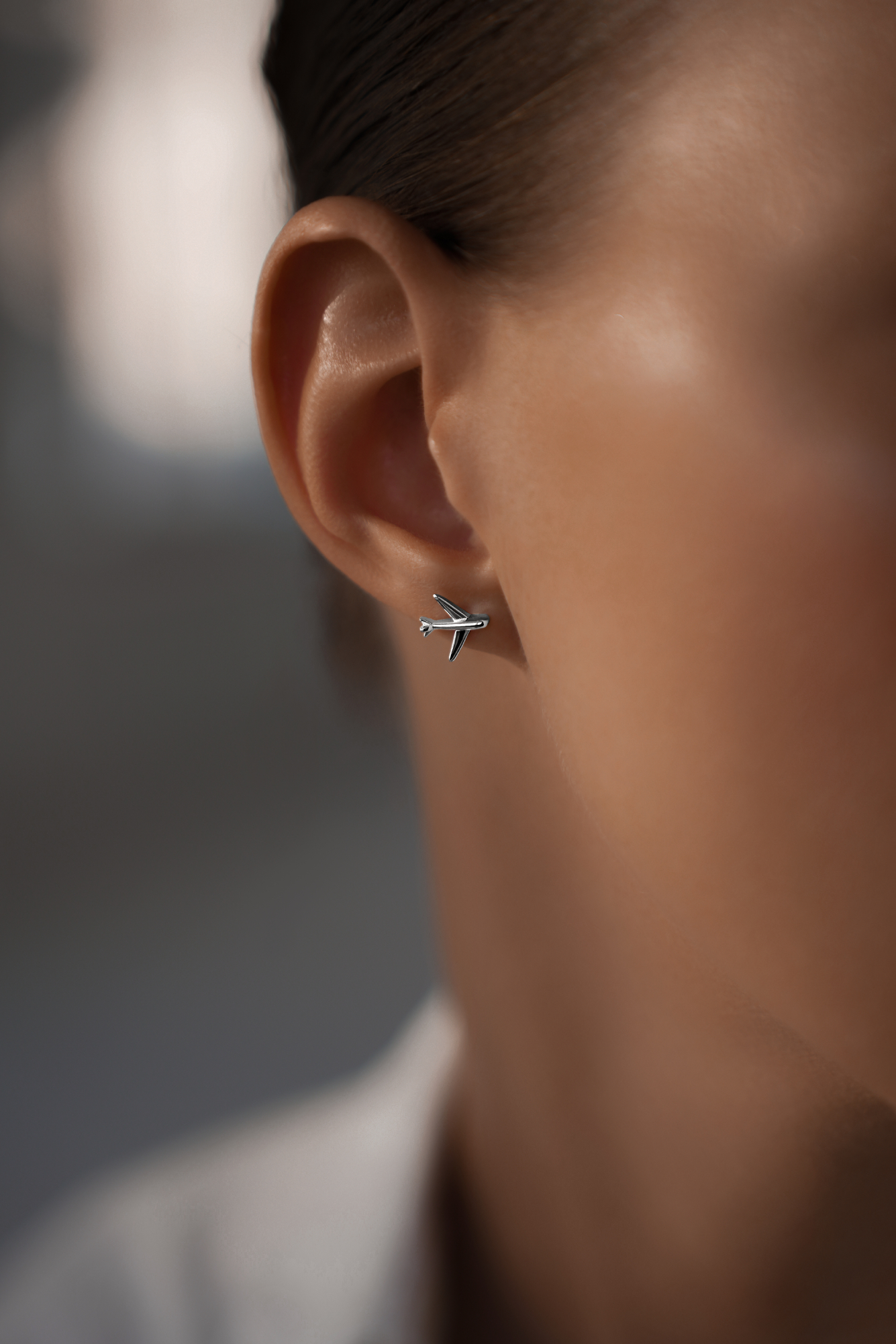 Серьги: Серьги-гвоздики Рейс за горизонт можно купить в ювелирном гардеробе MOMNT (Momentsilver), интернет-магазине украшений из серебра. Серебро 925, родий. Артикул 