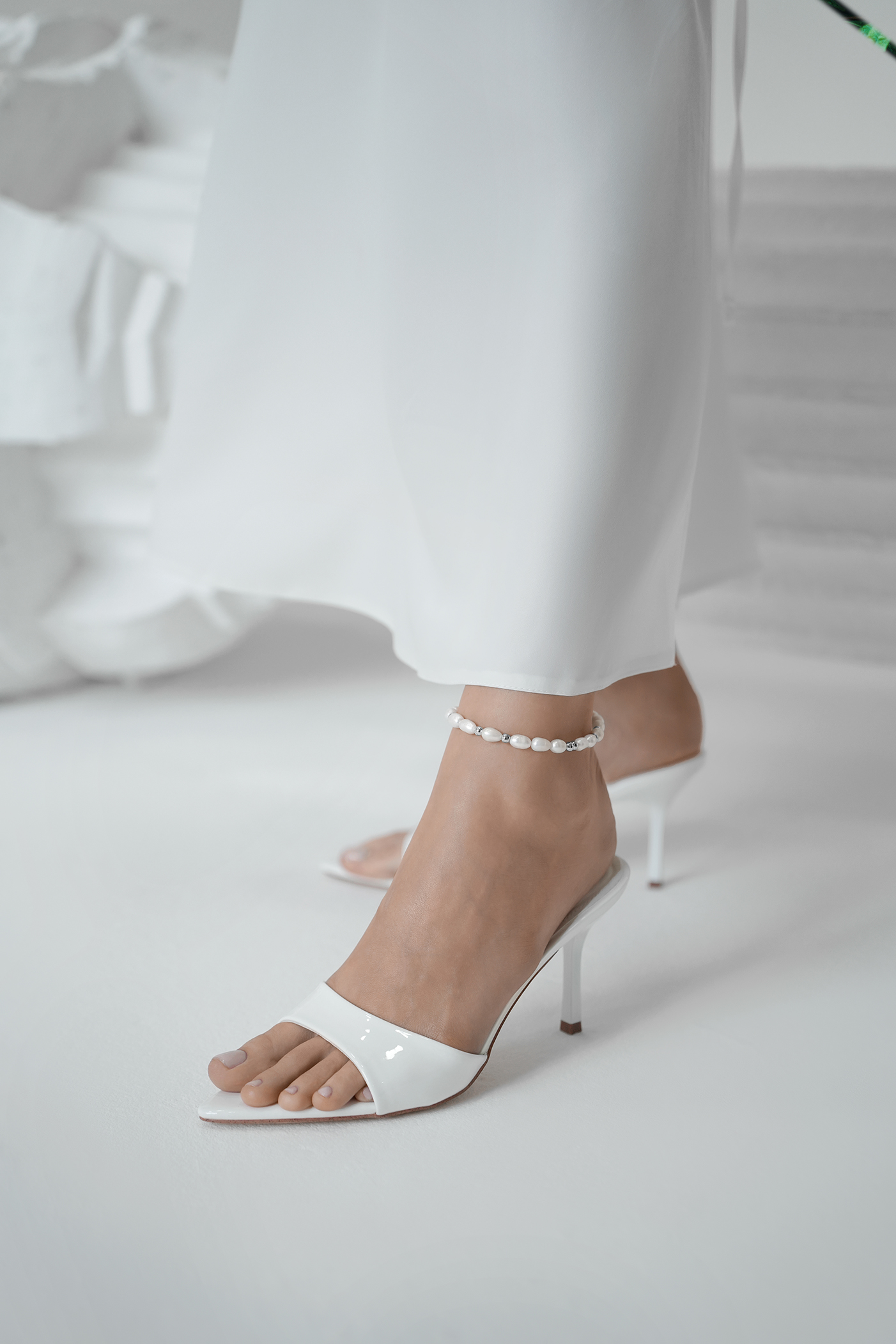 Браслеты: Браслет на ногу из натурального жемчуга Азбука Морзе можно купить в ювелирном гардеробе MOMNT (Momentsilver), интернет-магазине украшений из серебра. Серебро 925, родий, натуральный жемчуг. Артикул 