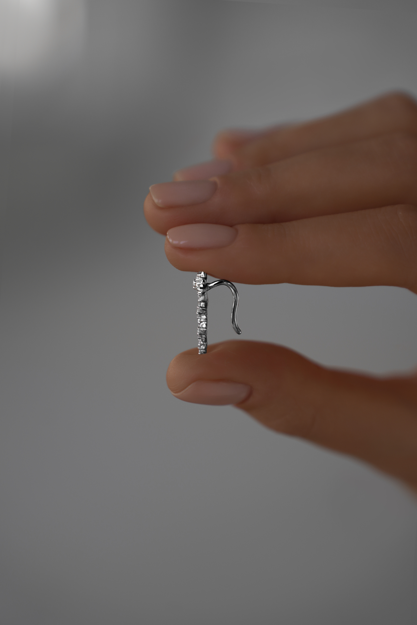 Каффы: Серьга-каффа Полярное сияние можно купить в ювелирном гардеробе MOMNT (Momentsilver), интернет-магазине украшений из серебра. Серебро 925, родий. Артикул 