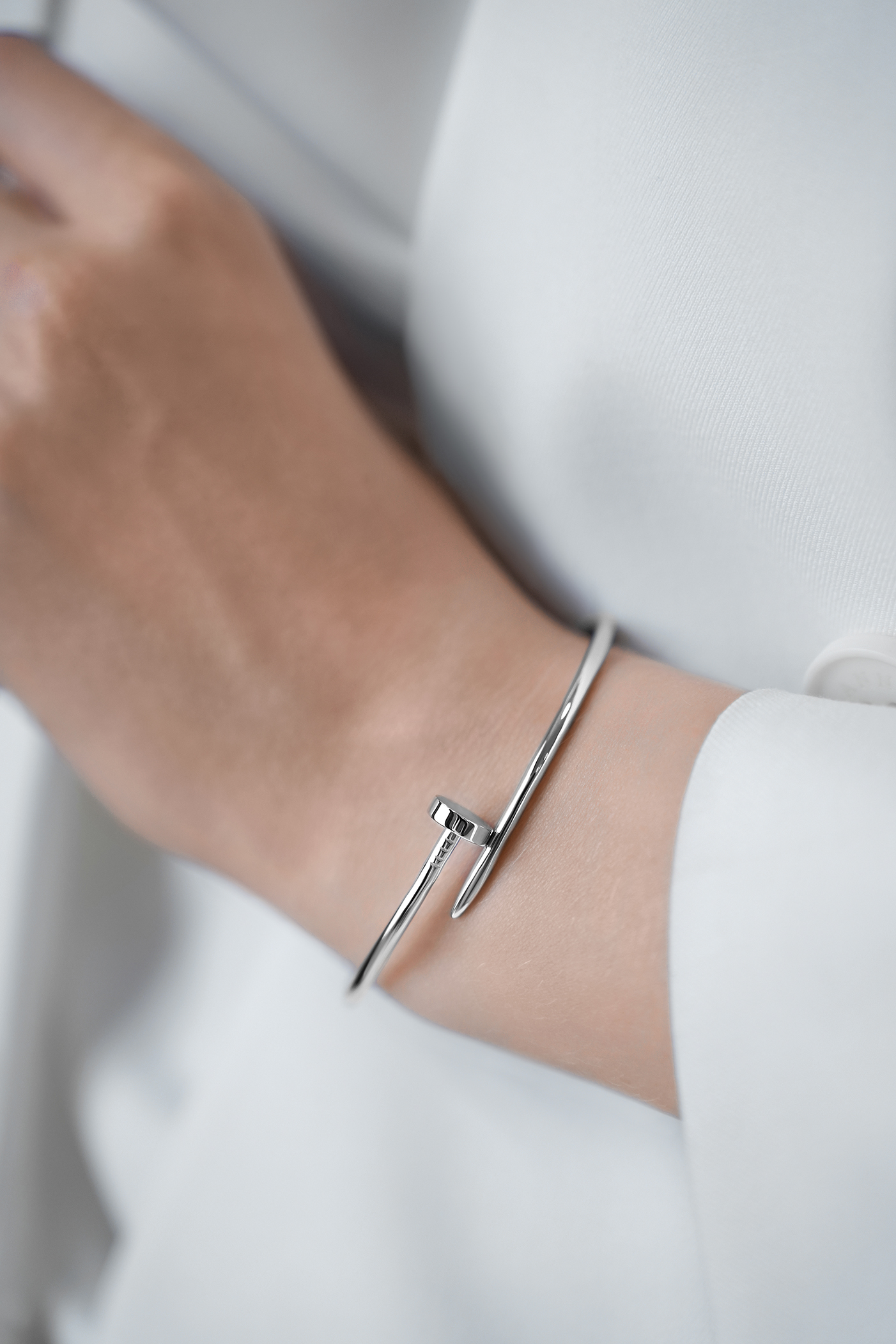 Браслеты: Браслет Гвоздь можно купить в ювелирном гардеробе MOMNT (Momentsilver), интернет-магазине украшений из серебра. Серебро 925, родий. Артикул 