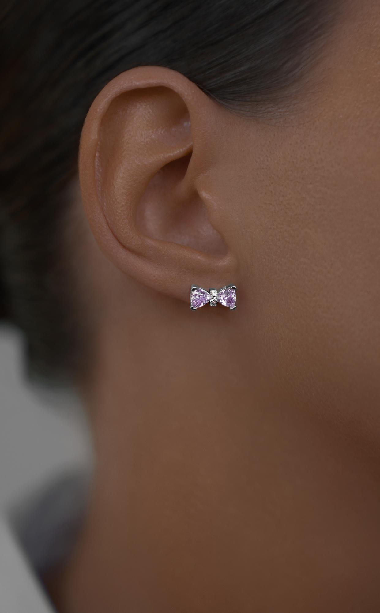 Серьги: Серьги-гвоздики Розовые бантики можно купить в ювелирном гардеробе MOMNT (Momentsilver), интернет-магазине украшений из серебра. Серебро 925, родий. Артикул 