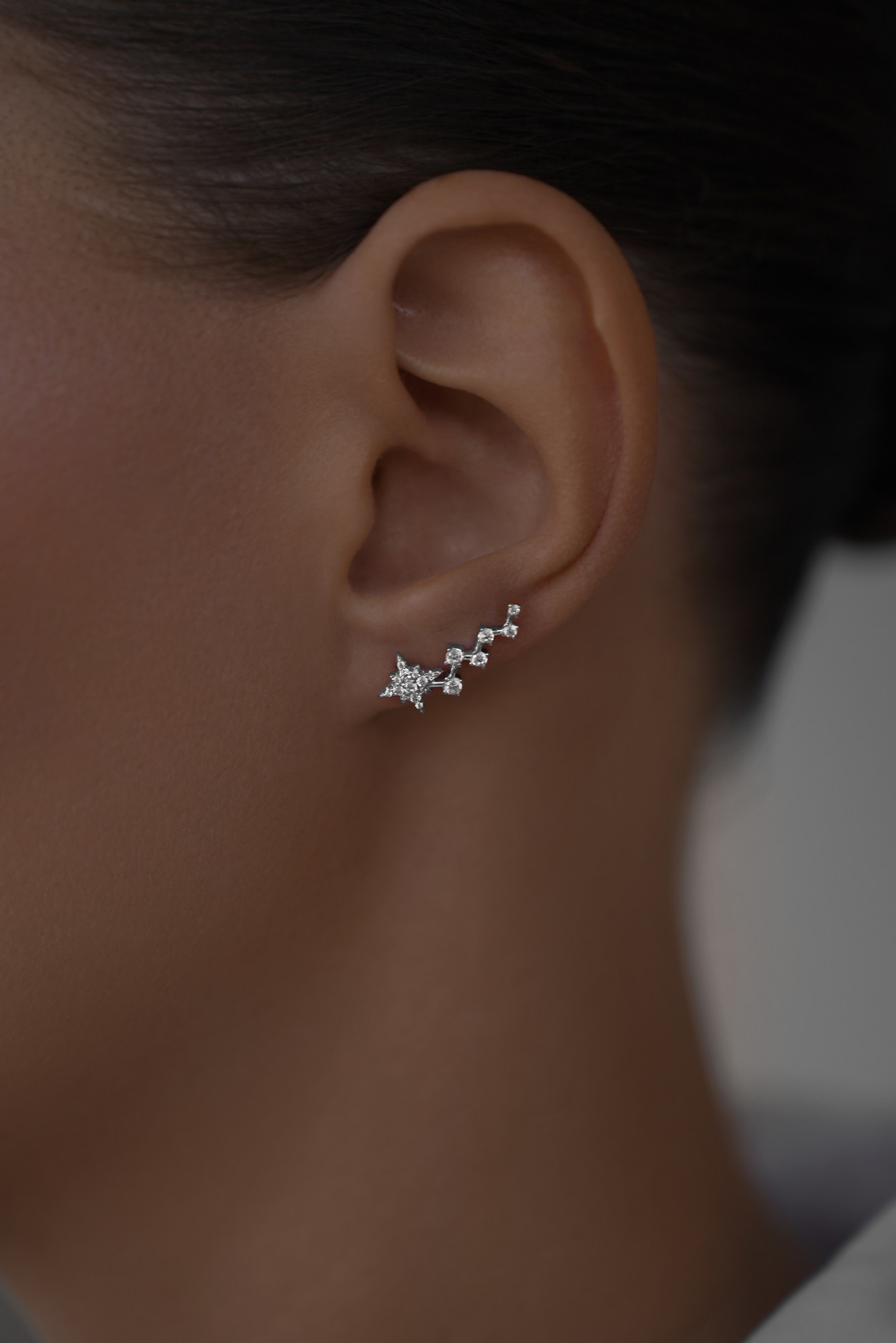 Каффы: Серьга-каффа Полярное сияние можно купить в ювелирном гардеробе MOMNT (Momentsilver), интернет-магазине украшений из серебра. Серебро 925, родий. Артикул 