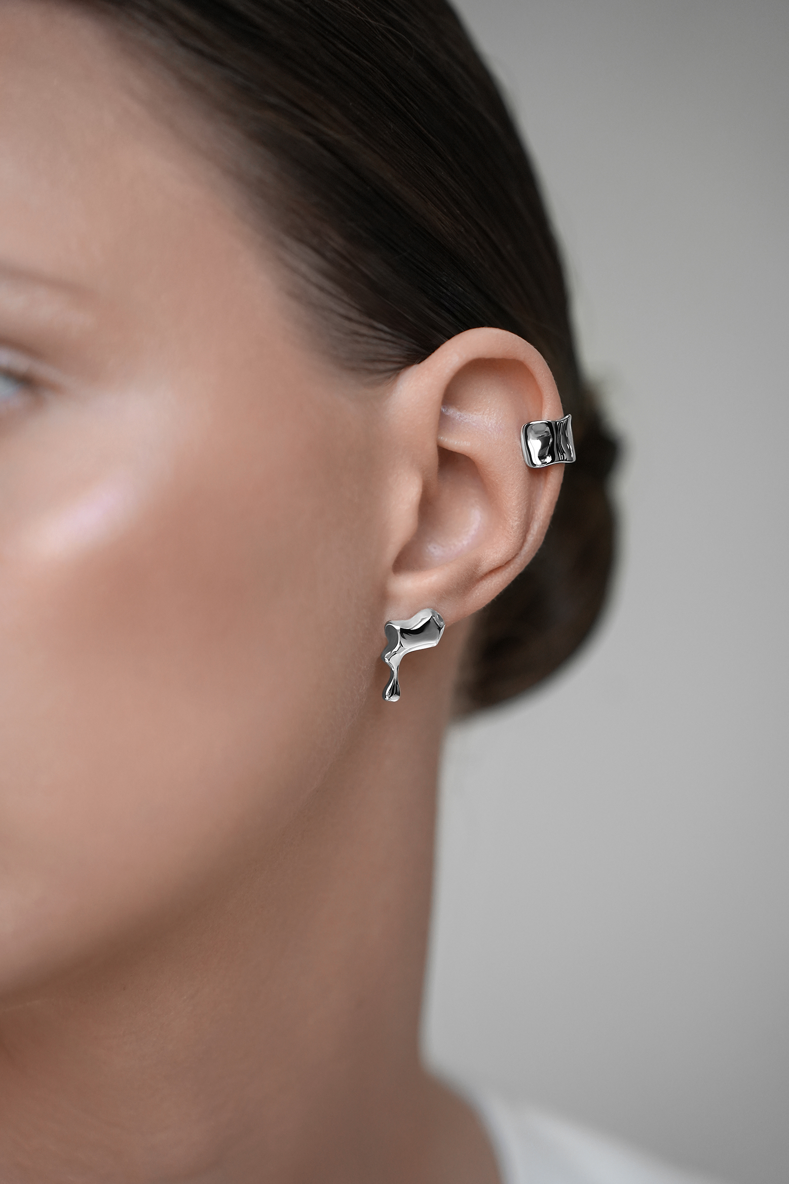 Серьги: Серьги со стекающими каплями можно купить в ювелирном гардеробе MOMNT (Momentsilver), интернет-магазине украшений из серебра. Серебро 925, родий. Артикул 