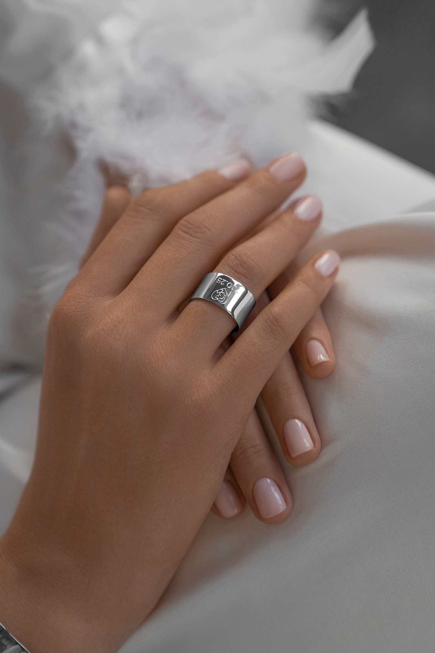 Кольца: Кольцо 11 мм можно купить в ювелирном гардеробе MOMNT (Momentsilver), интернет-магазине украшений из серебра. Серебро 925, родий. Артикул 