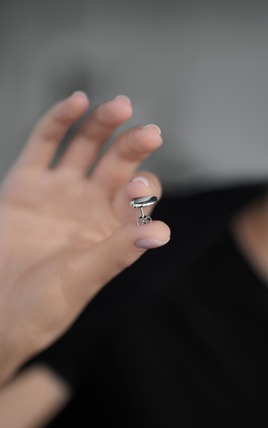 Серьги: Серьги Раздутые чувства можно купить в ювелирном гардеробе MOMNT (Momentsilver), интернет-магазине украшений из серебра. Серебро 925, родий. Артикул 